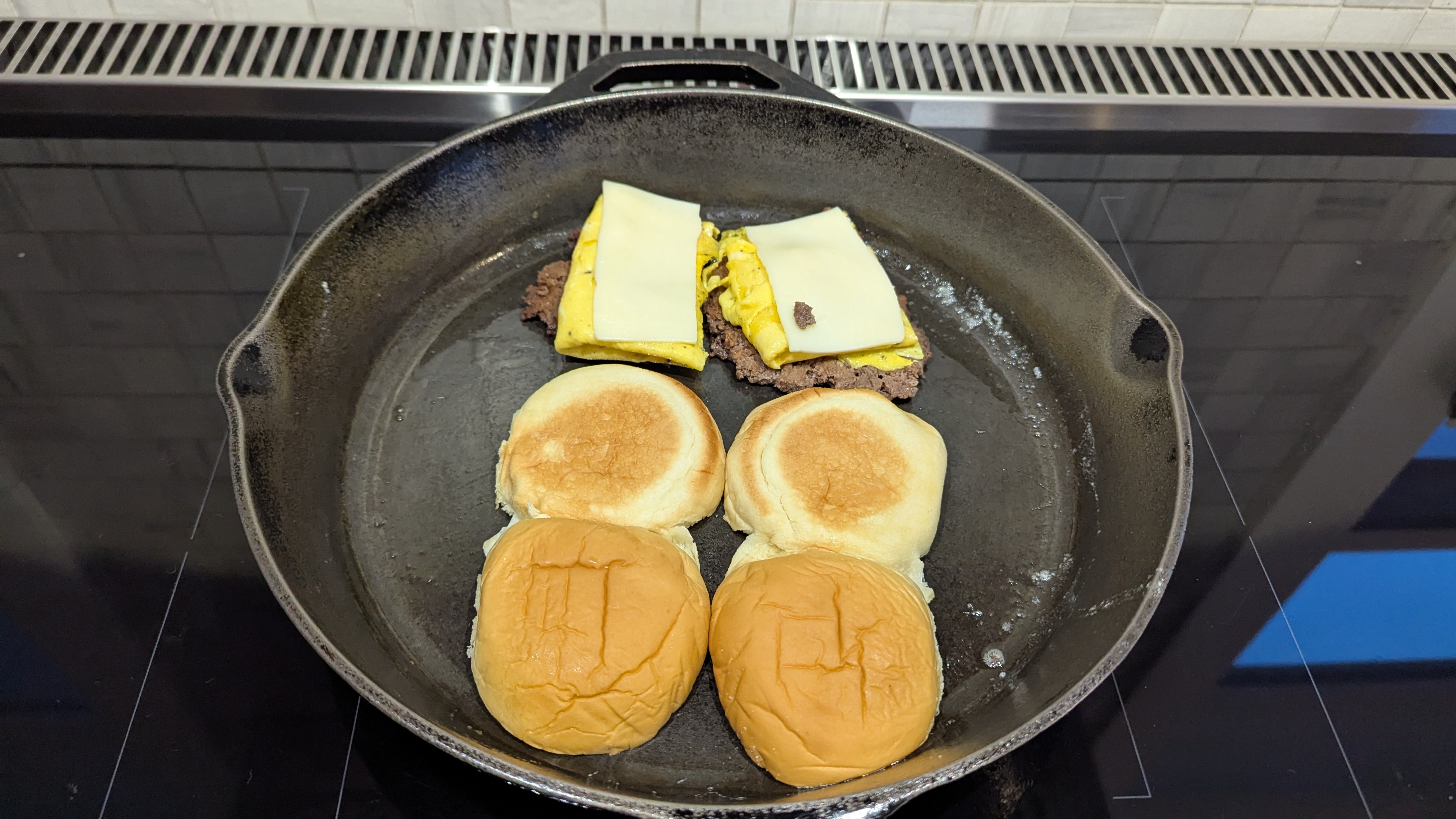 One-Pan Wonder: Burger and Egg Snado Delight