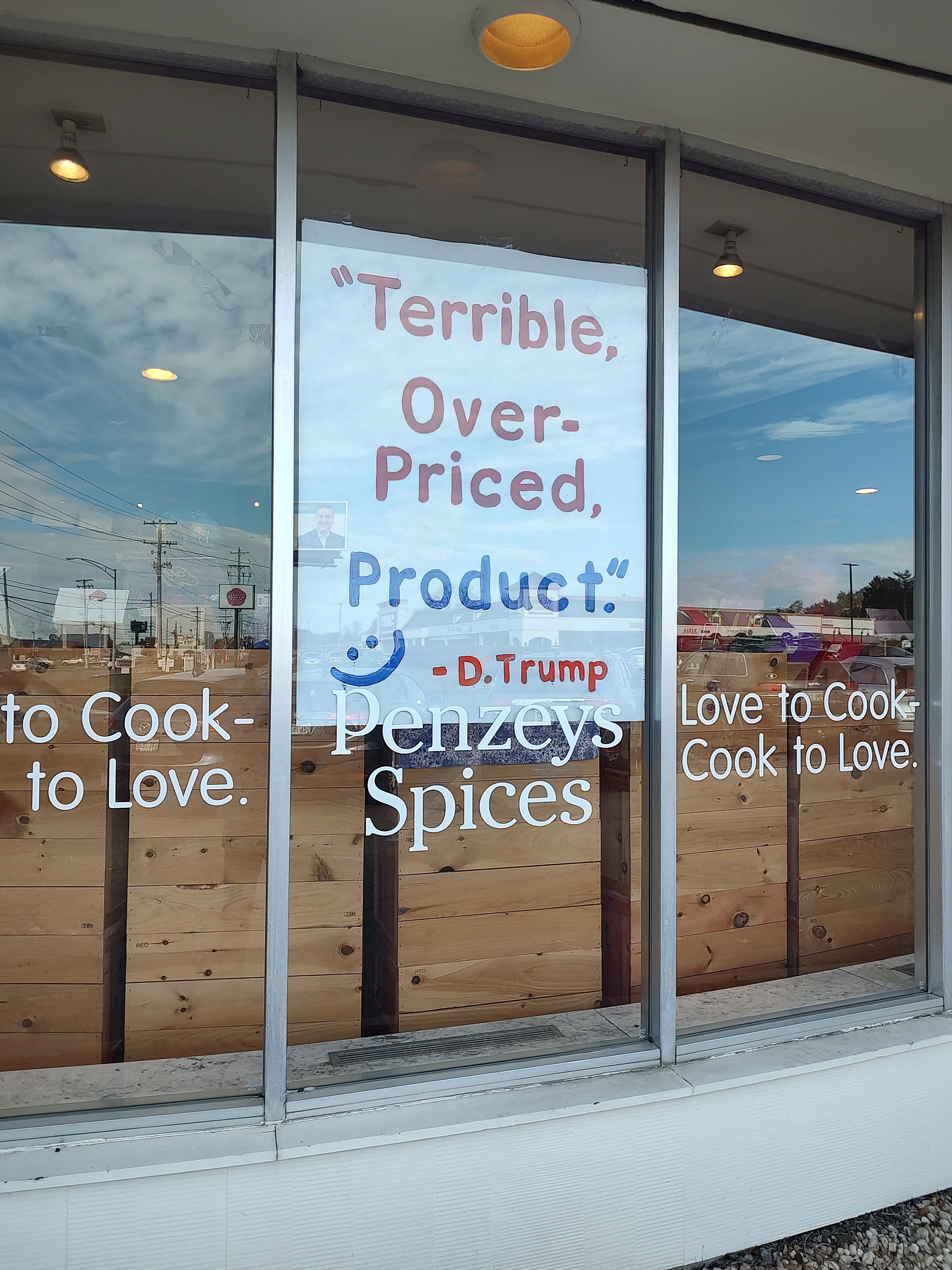 Penzeys Spices: A Window Display to Remember