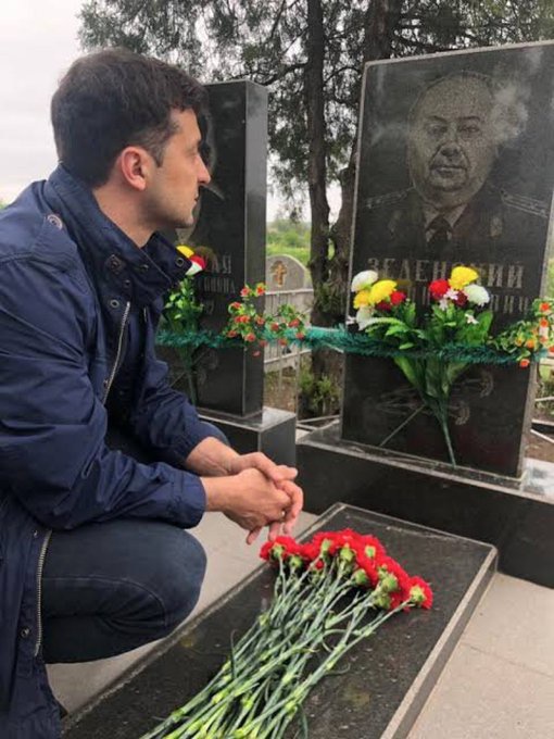 During WWII, four brothers from the same Jewish family bravely fought against the Nazis. Only one survived, and his grandson is now the President of Ukraine, Volodymyr Zelensky. Sláva Ukrayíni!