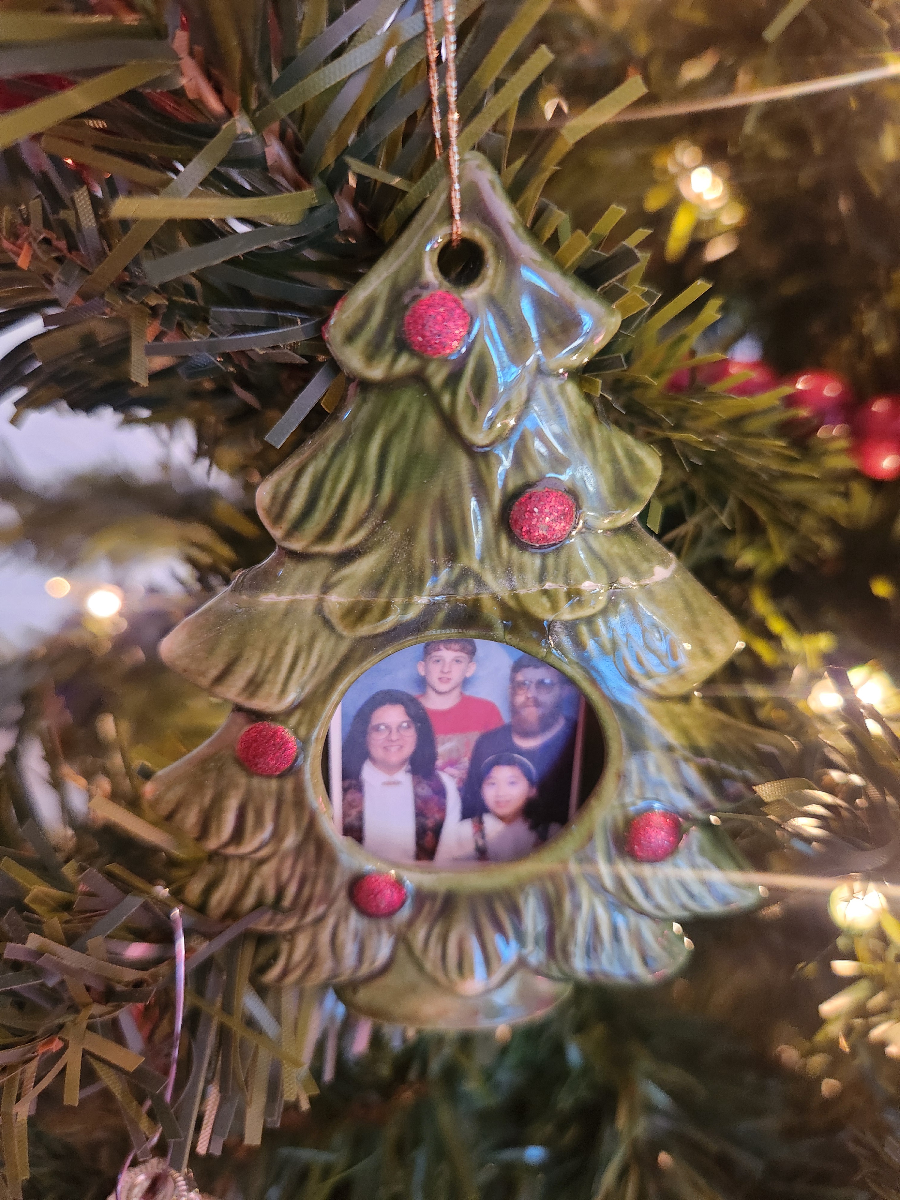 Join the 2024 Ornament Exchange: Spread the Holiday Cheer!