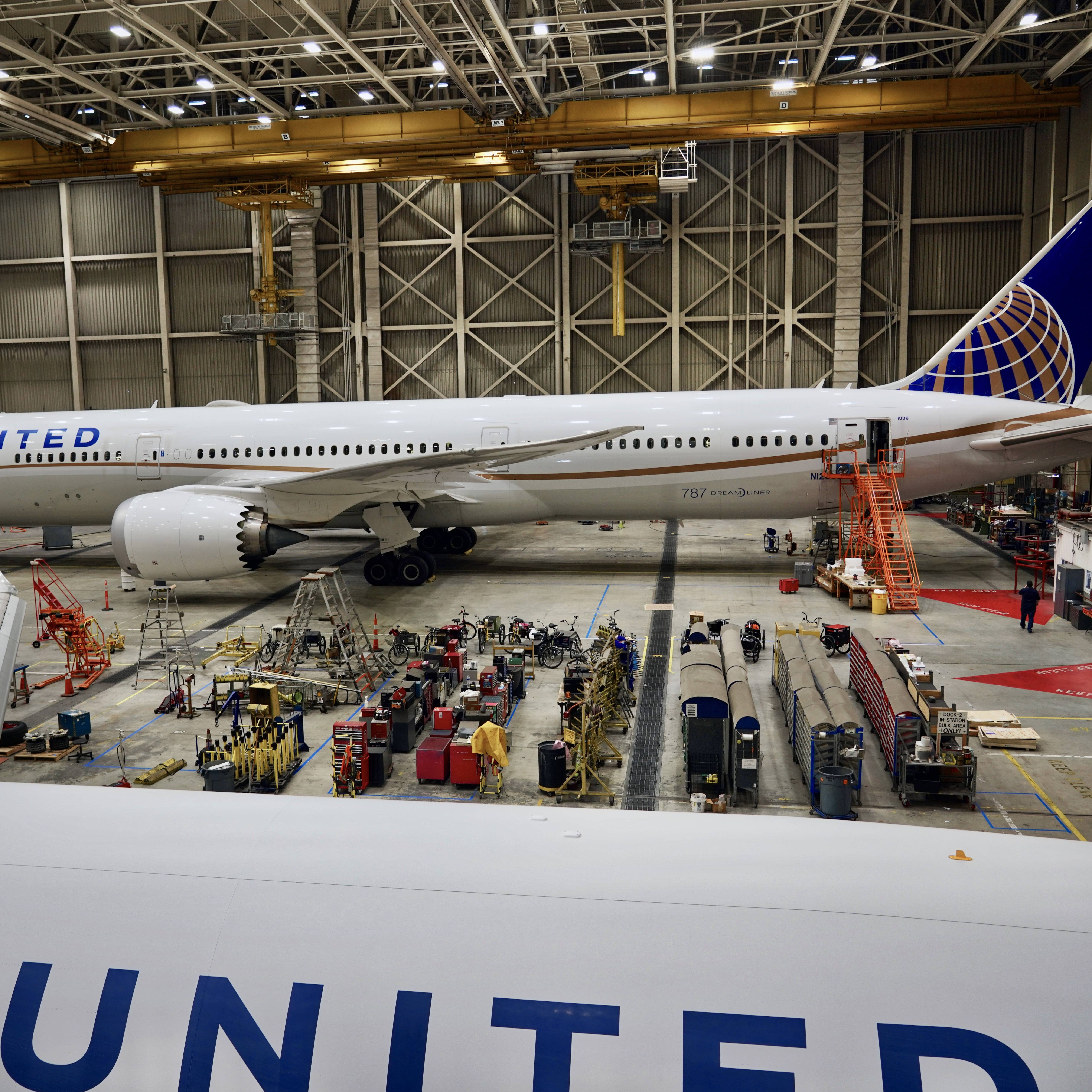 United Airlines Boeing 787 Dreamliner at San Francisco International Airport