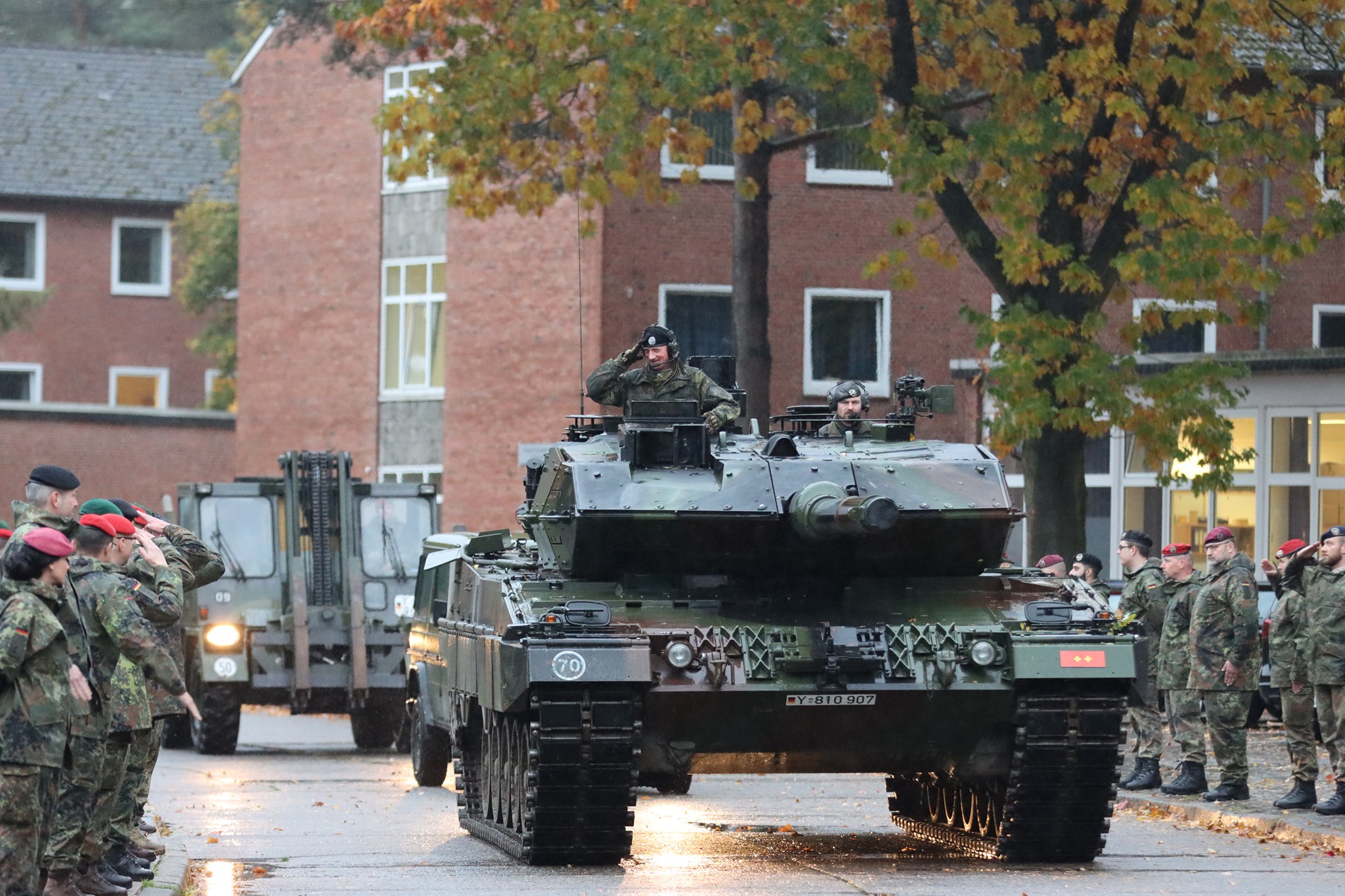 The Mighty Leopard 2A6 Y-810 907: A Tank Like No Other