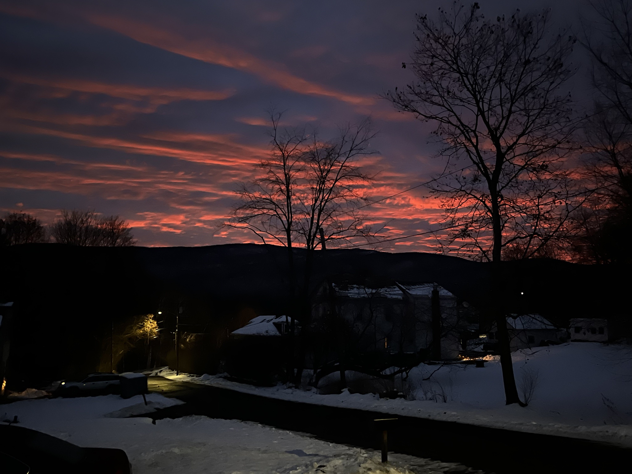 A Stunning Pre-Dawn Glow: Nature's Early Morning Masterpiece