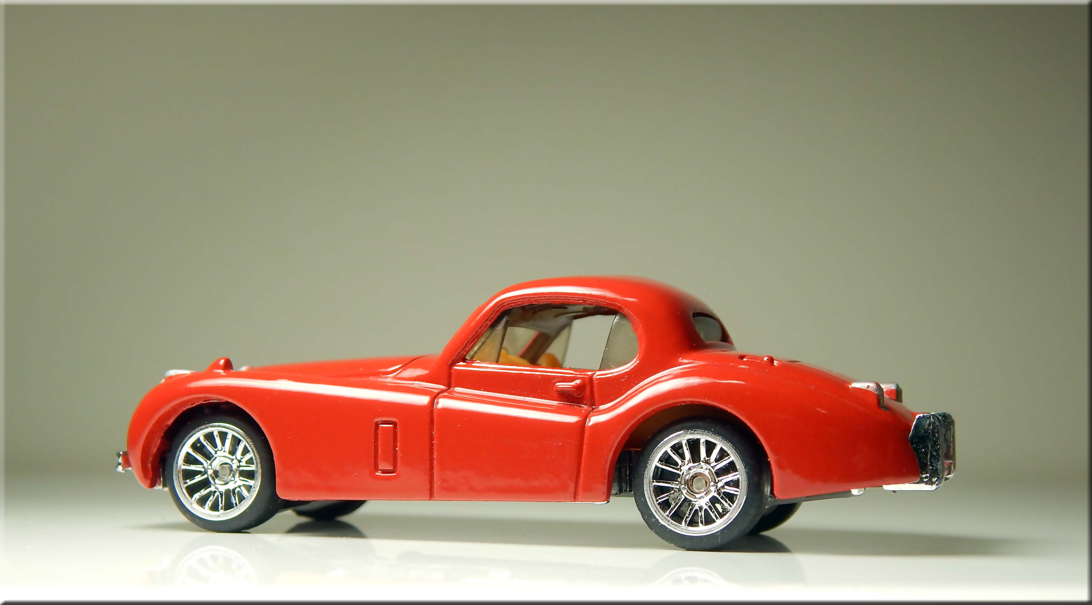 Revamped Classic: 1954 Jaguar 120 with a Wheel Upgrade
