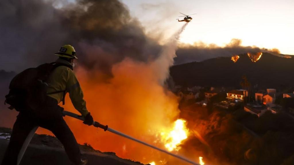 Los Angeles Firestorm Spirals Out of Control