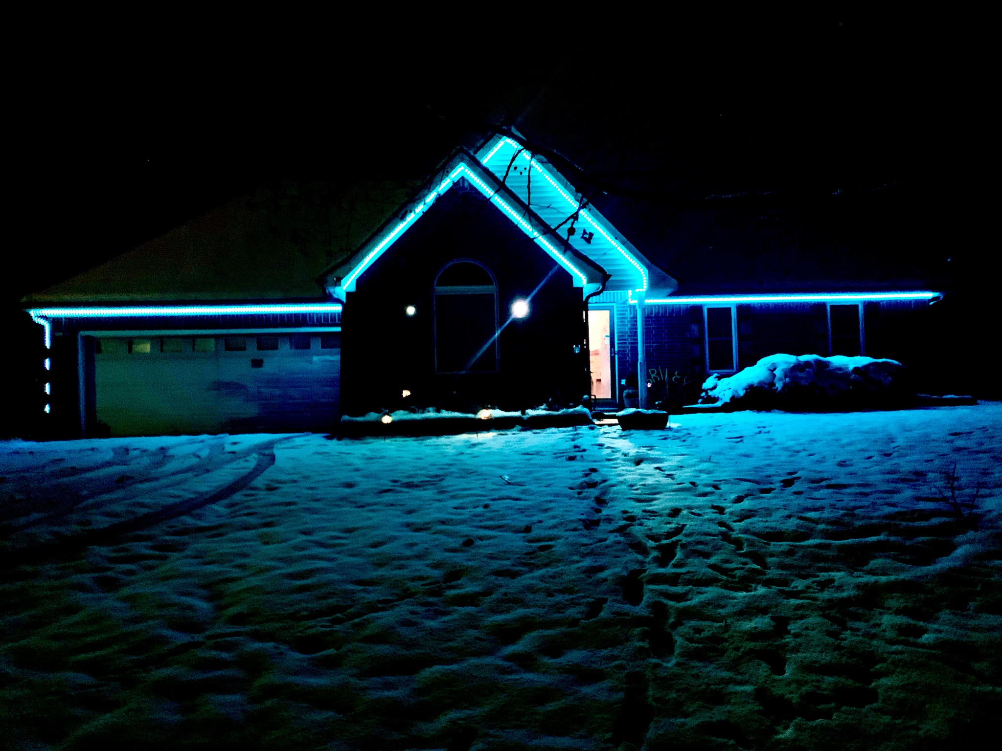 A Winter Wonderland of Snow and Twinkling Lights