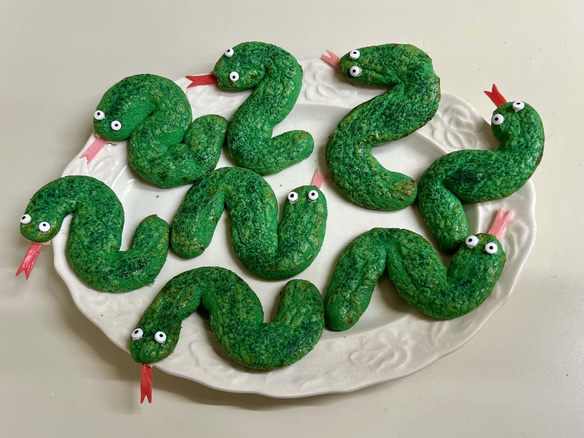 Delicious Snake Cookies for the Year of the Snake!