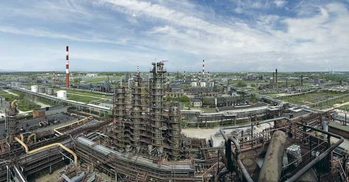 Censored in Russia: Images of This Oil Refinery