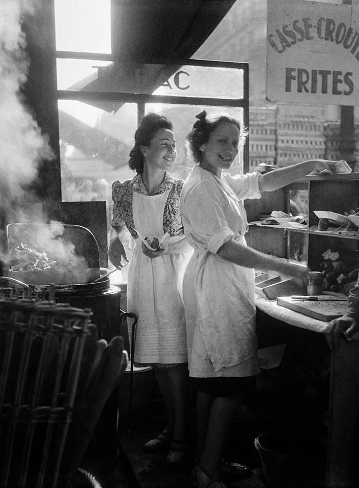 Fried Potato Vendors: A Glimpse into 1946