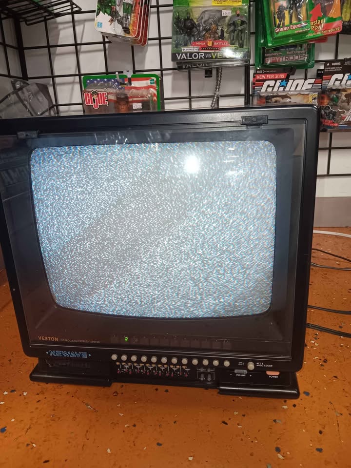 Throwback to the Veston 13" CRT TV (VT4030) from July '87
