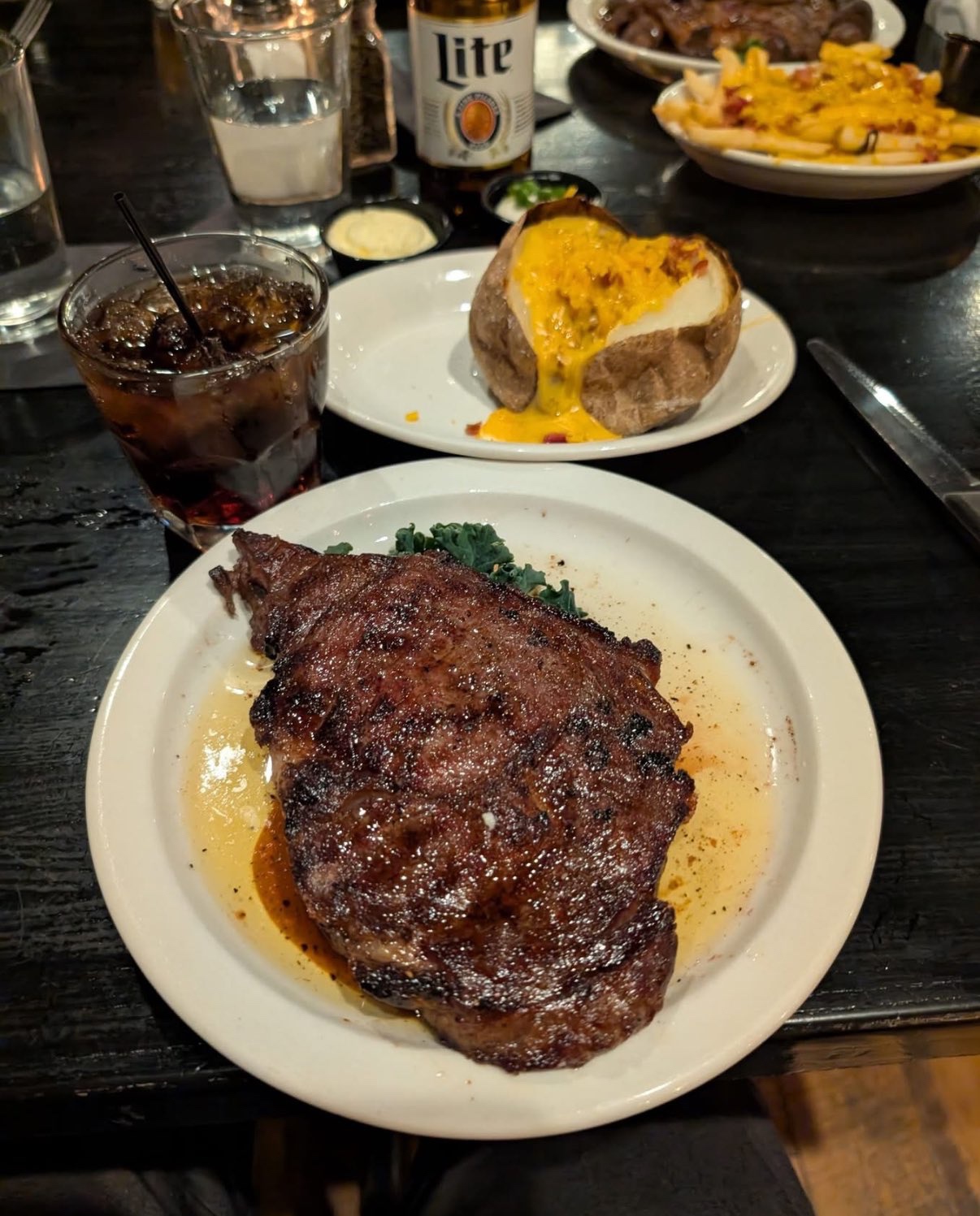 Pairing the Perfect Drink with a 14 oz Ribeye Steak