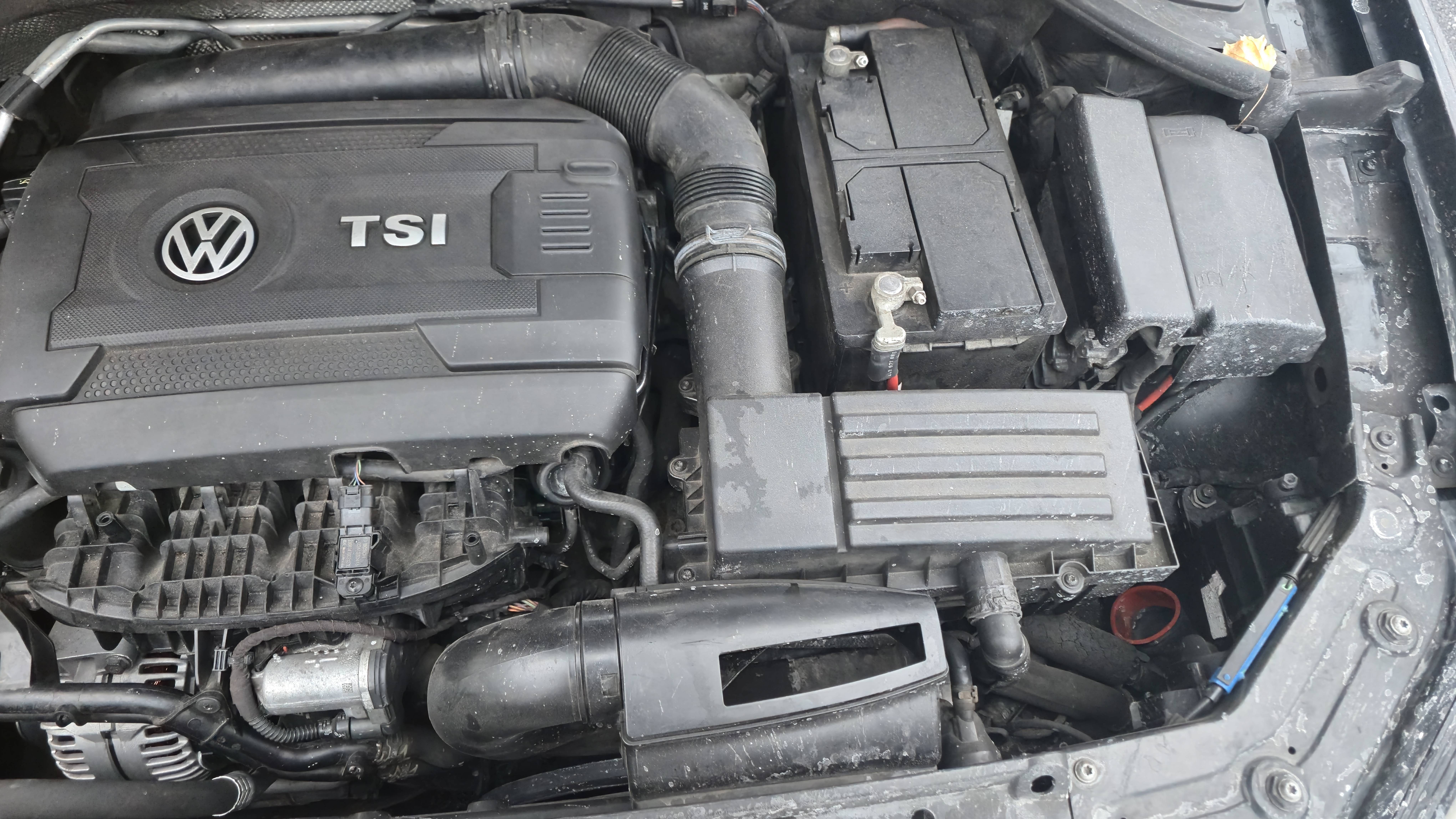 VW Passat 15: The Stock Air Intake Setup Explained