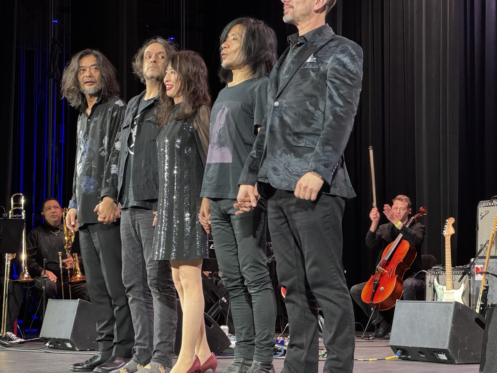 An Unforgettable Night at Mono in LA's Wilshire Ebell Theater