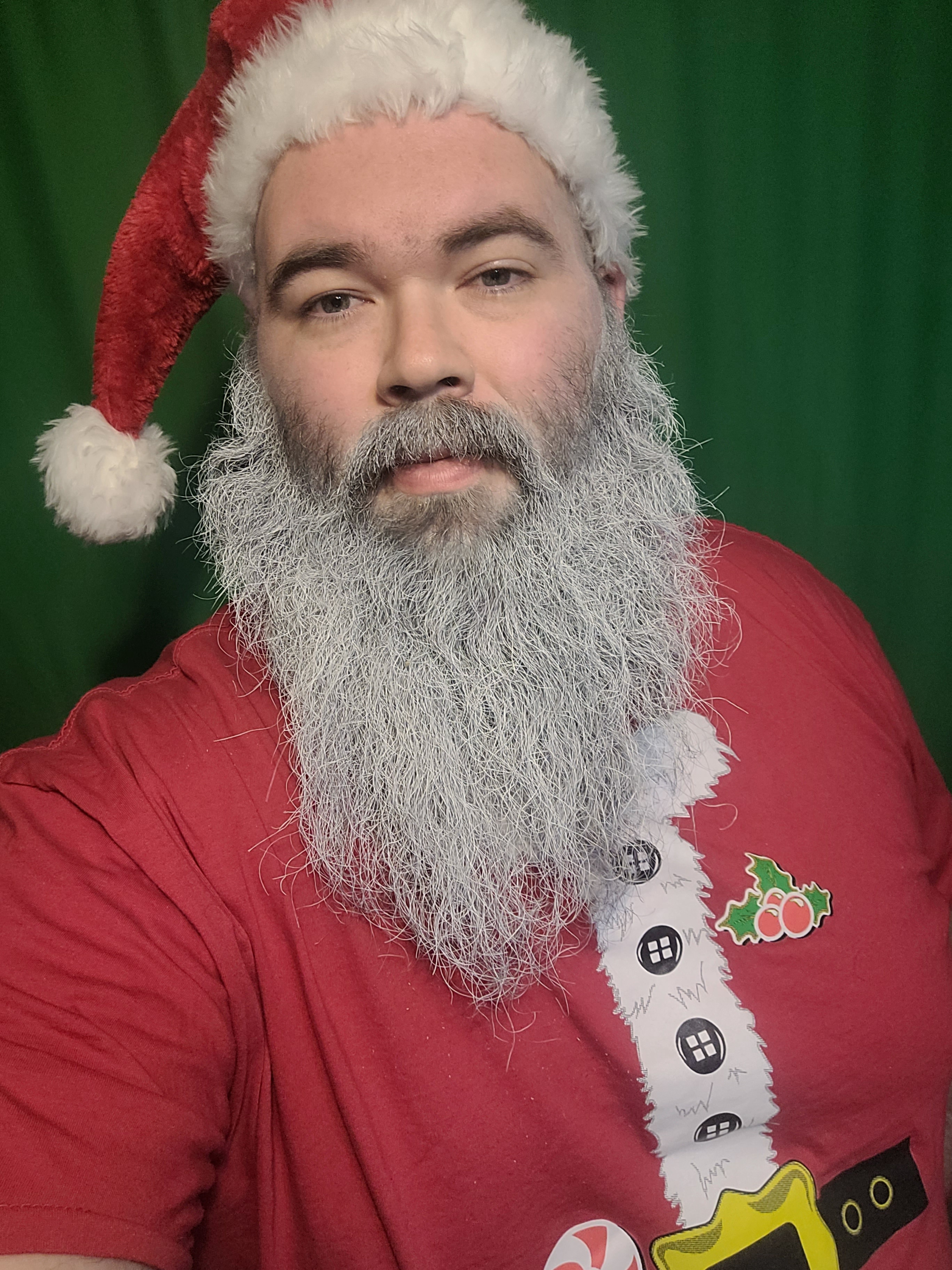 Sandy Claws shares a festive selfie with Imgur!