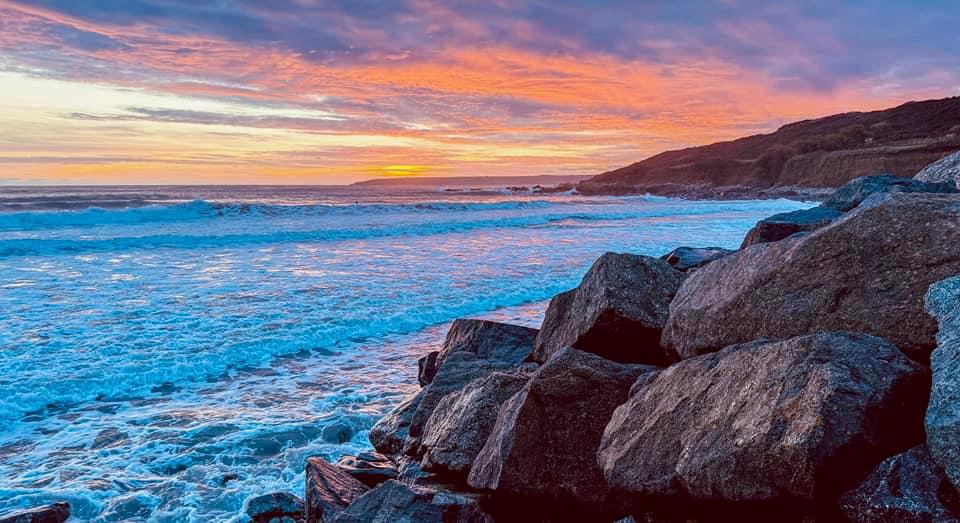 Chasing the Horizon: A Beautiful Sunset
