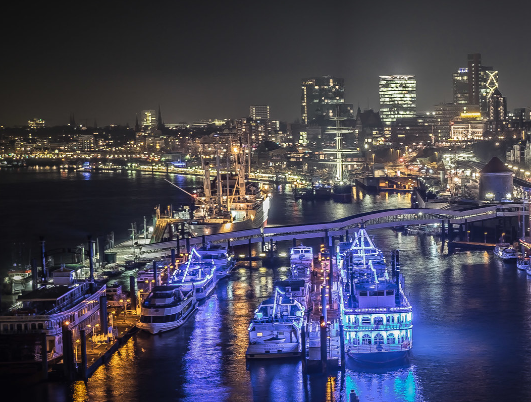 Vessels Docking in Hamburg: A Scenic View