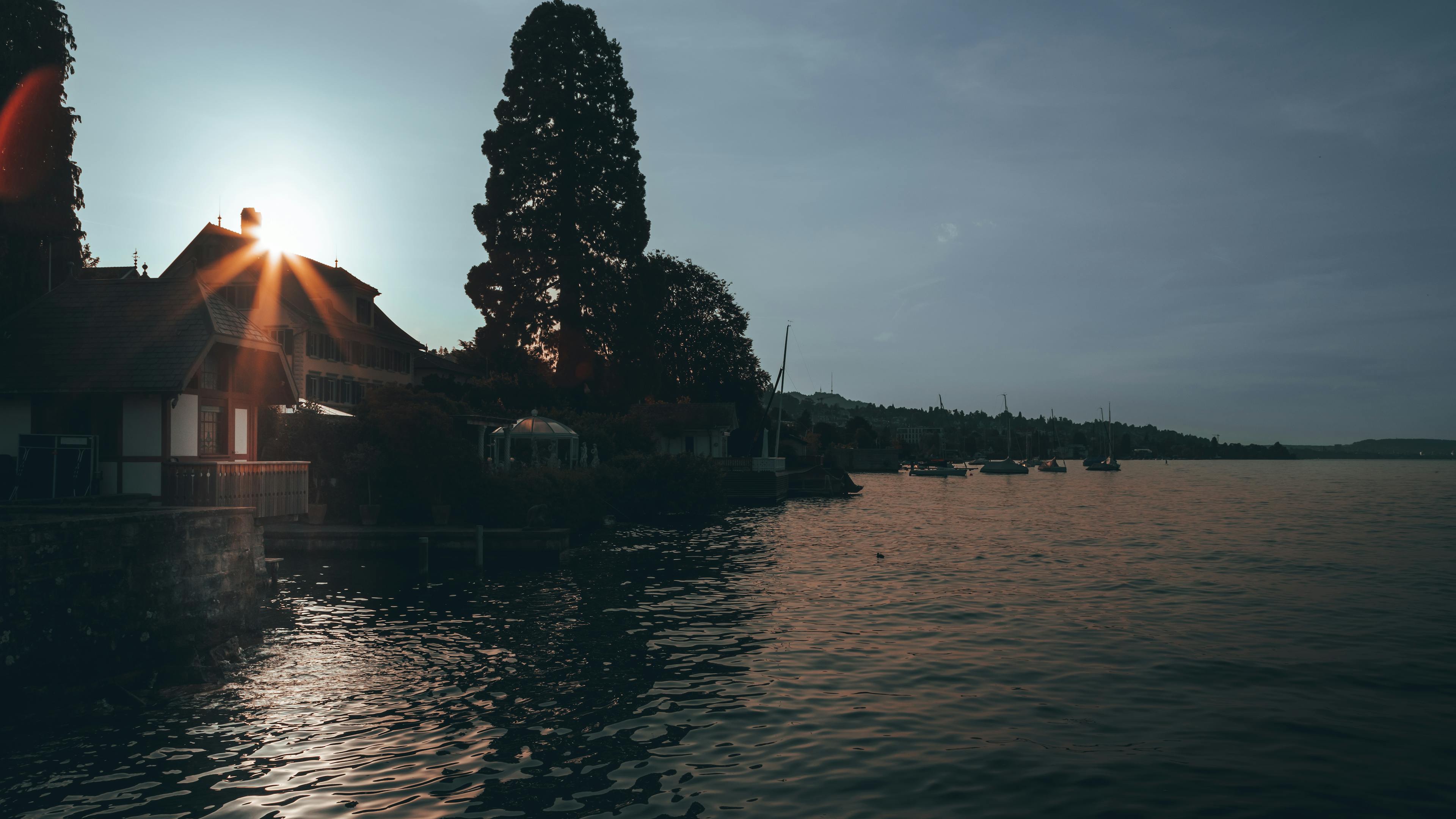 Breathtaking Silhouette of Lake Zurich at Sunset