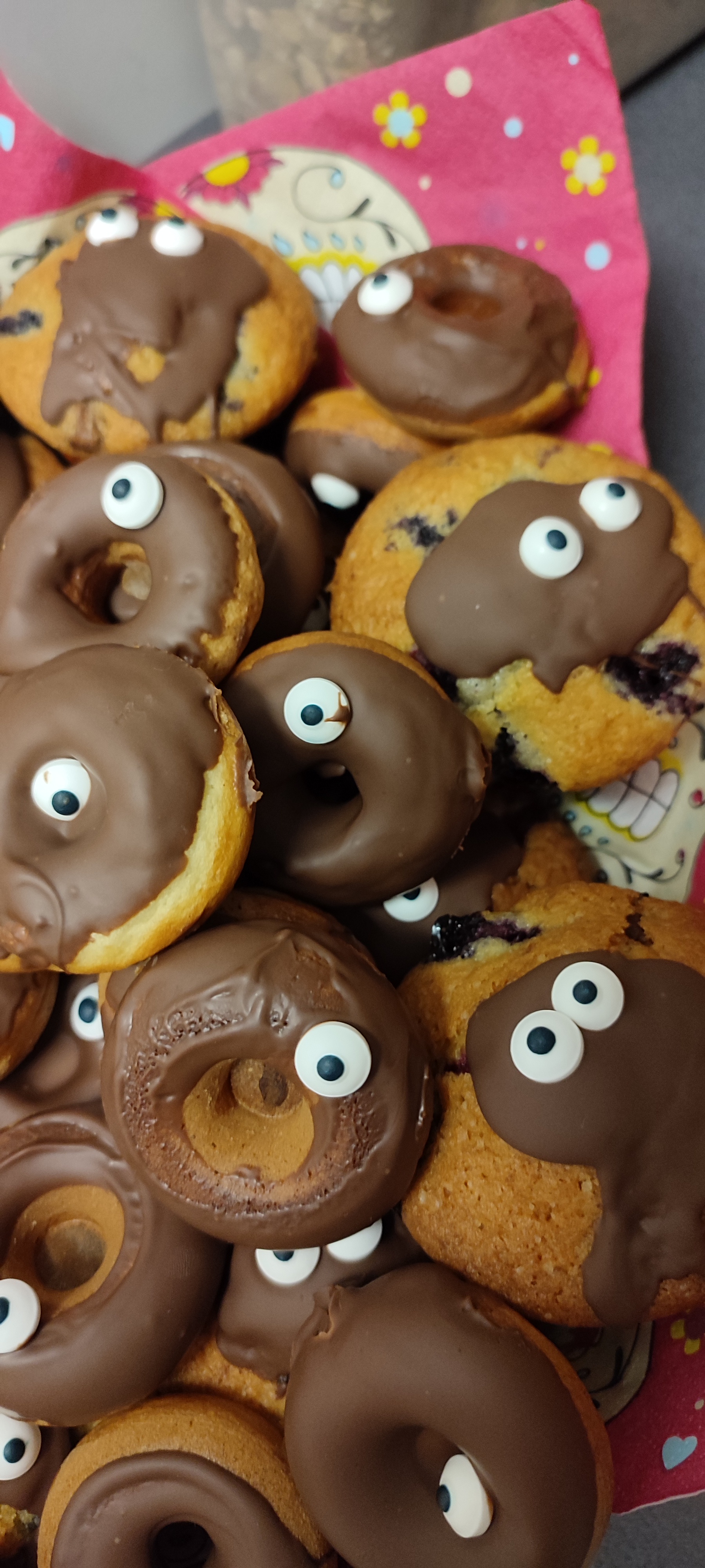 Delicious Halloween Treats: Muffins and Donuts Galore!