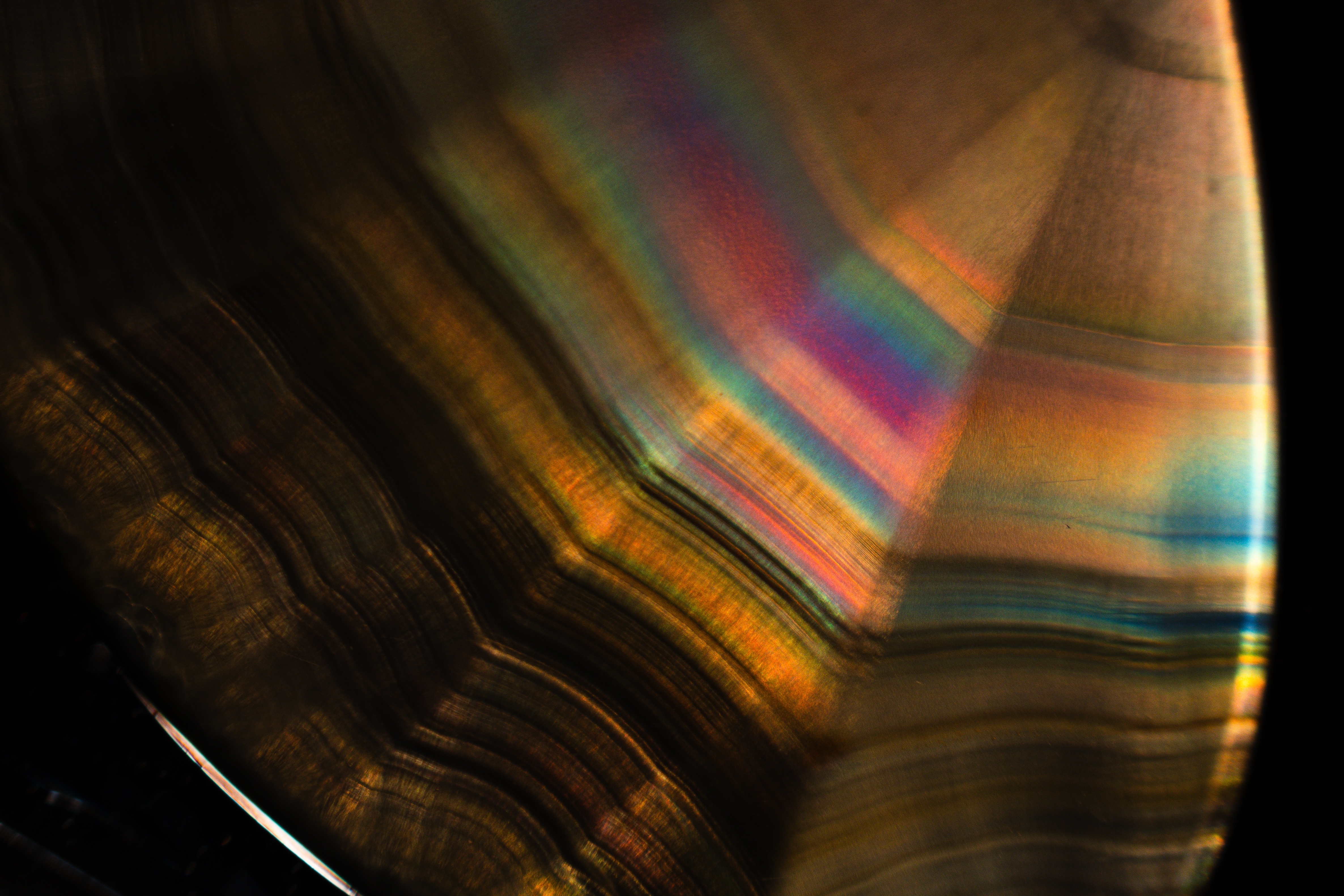 The Stunning Colors of Iris Agate Diffraction