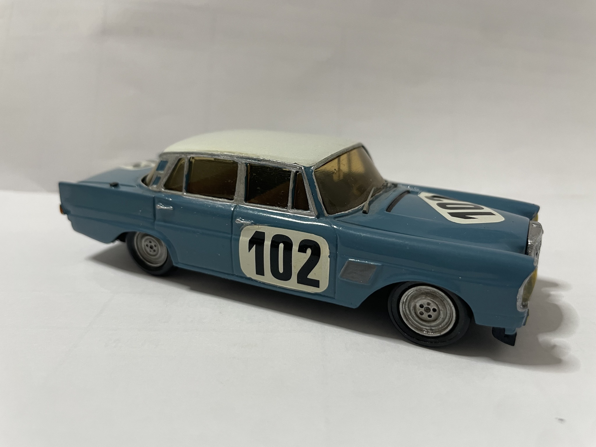 Classic Elegance: The 1964 Mercedes 300SE Spa in 1/43 Scale