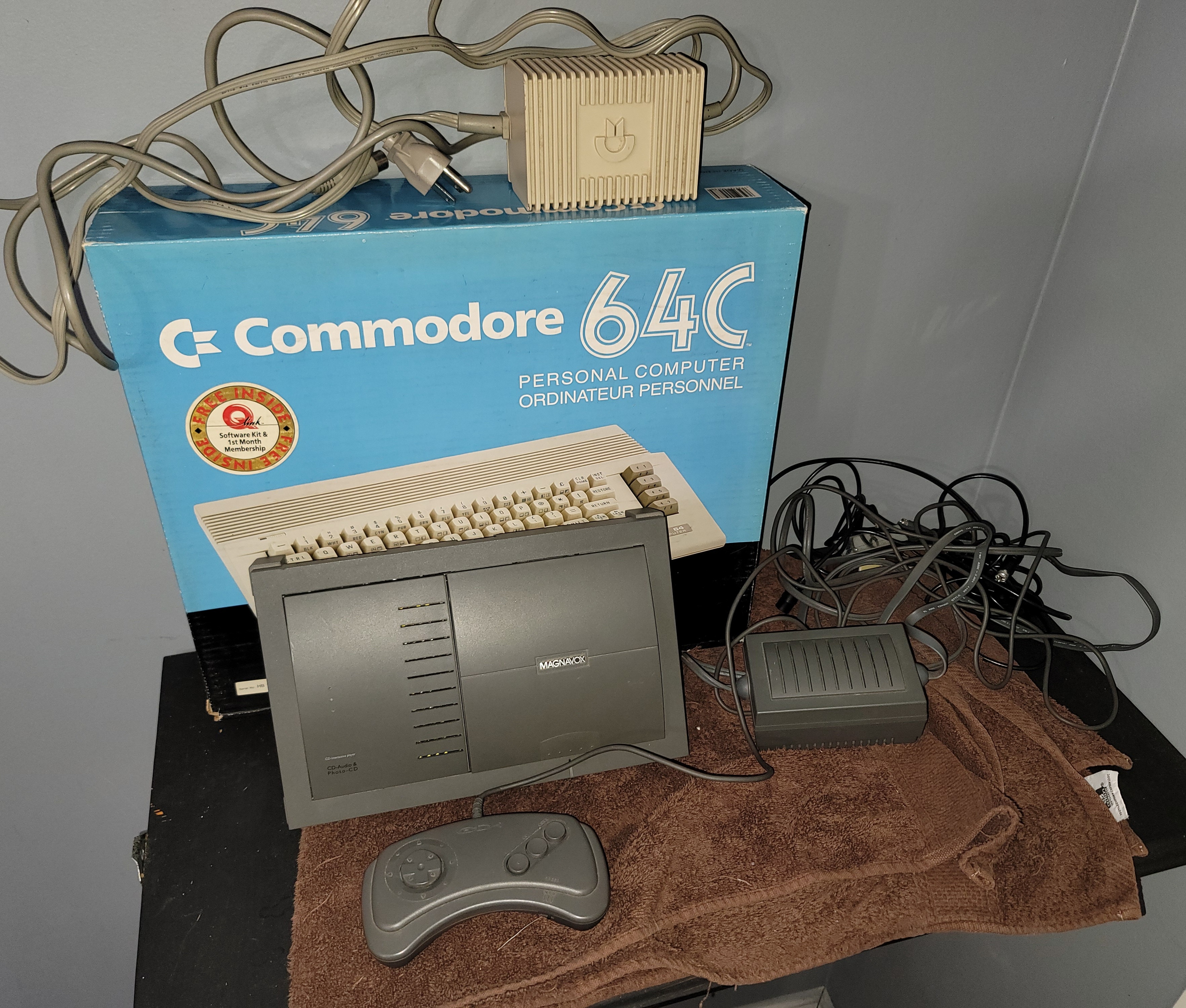 Unboxing the Phillips CDi with a Classic C64C