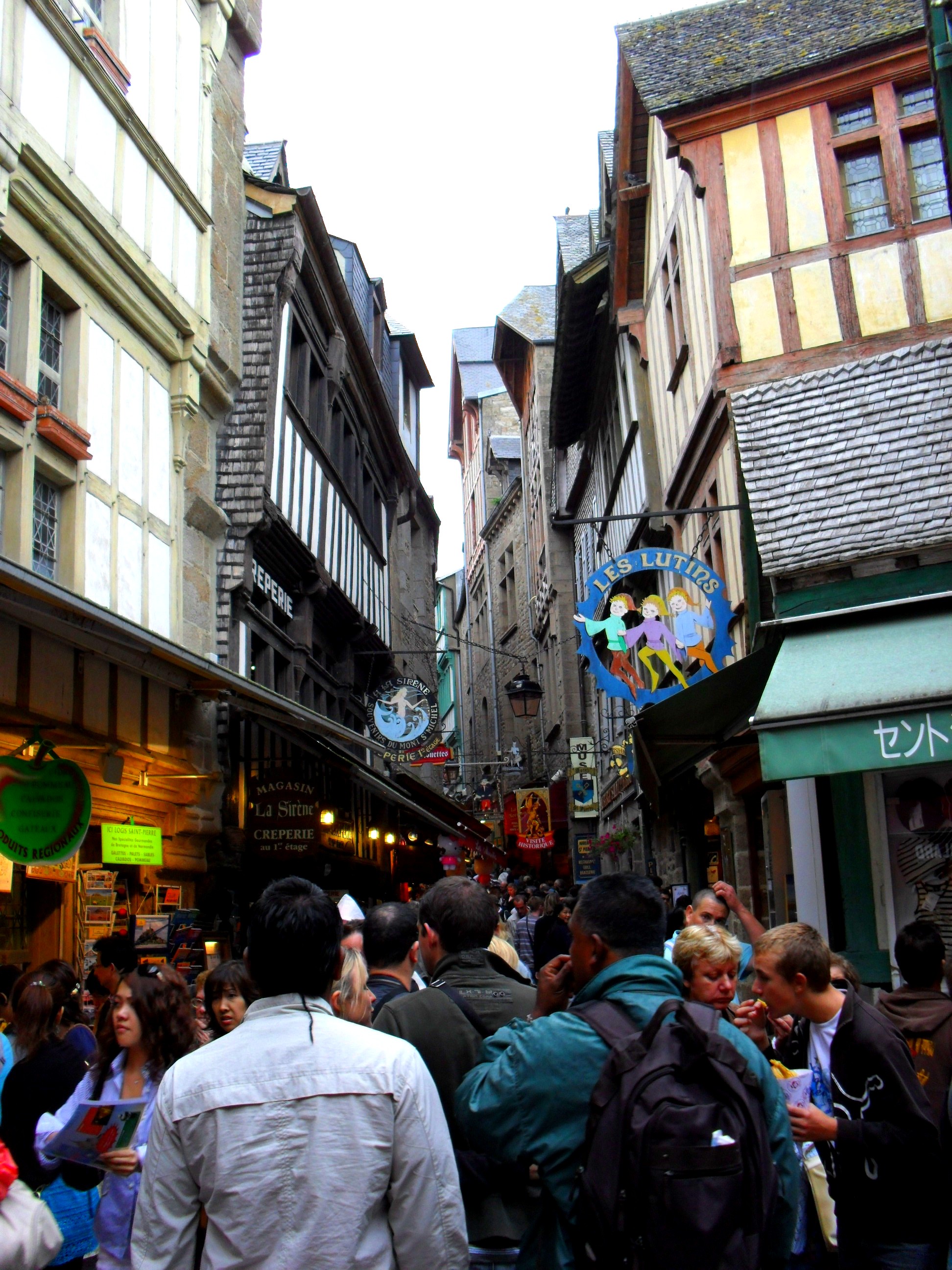 Strolling Through the Enchanting Mont Saint-Michel