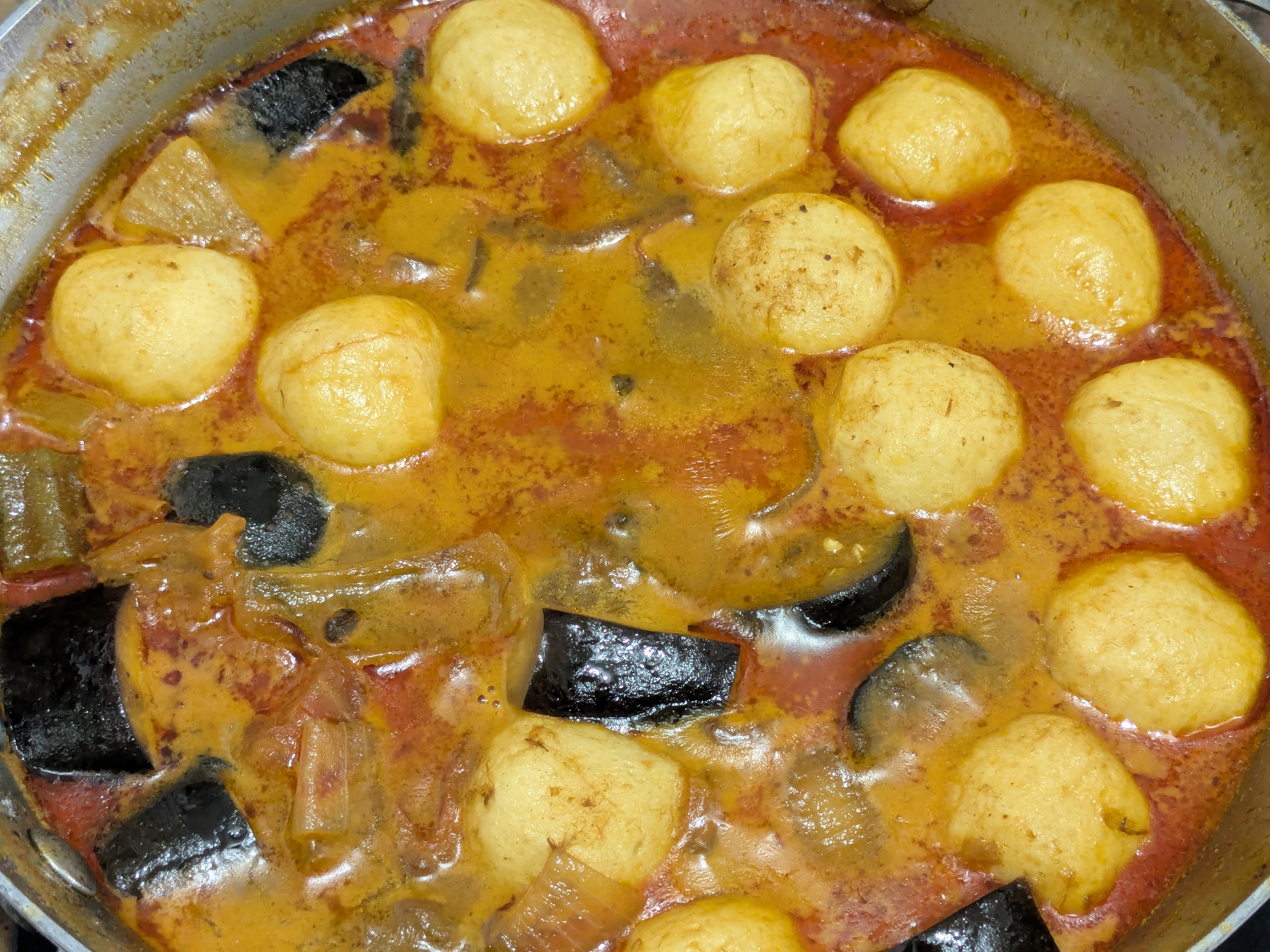 A Flavor Explosion: Curry Fish with a Medley of Ingredients