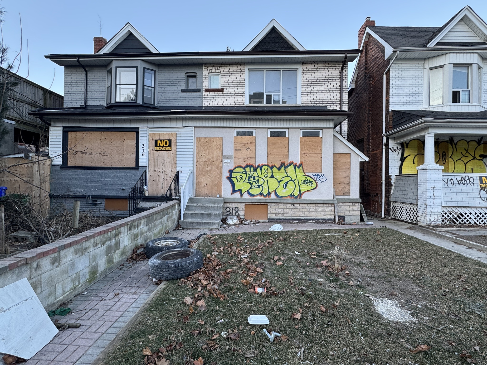An Abandoned Block of Townhouses: A Ghost Town Story