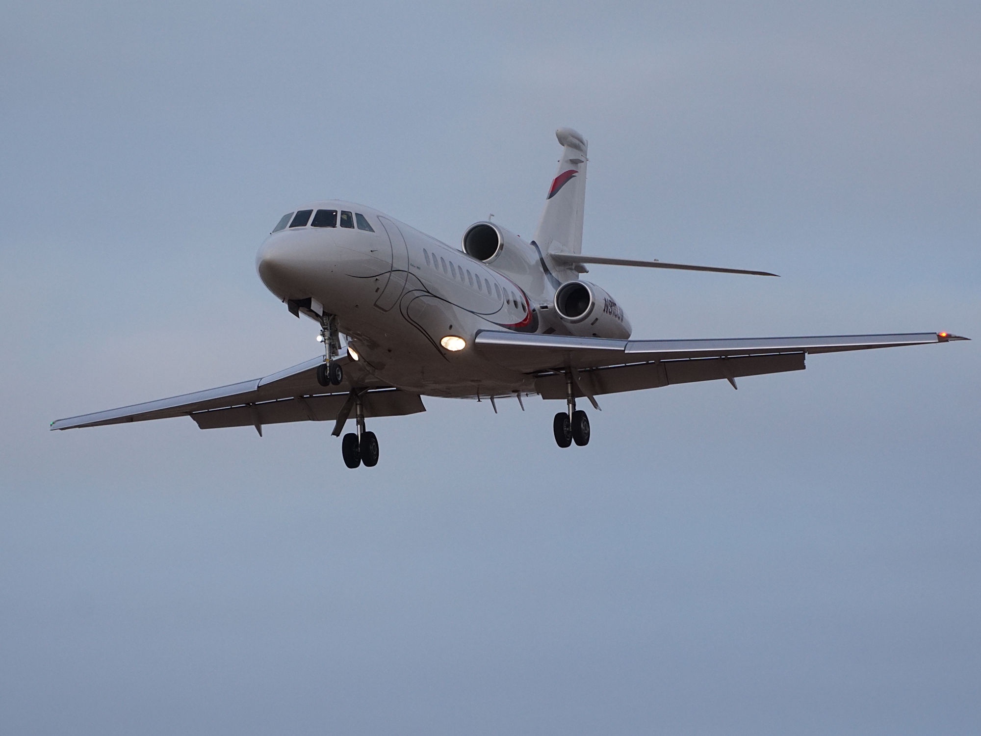 Meet the Luxurious Dassault Falcon 900