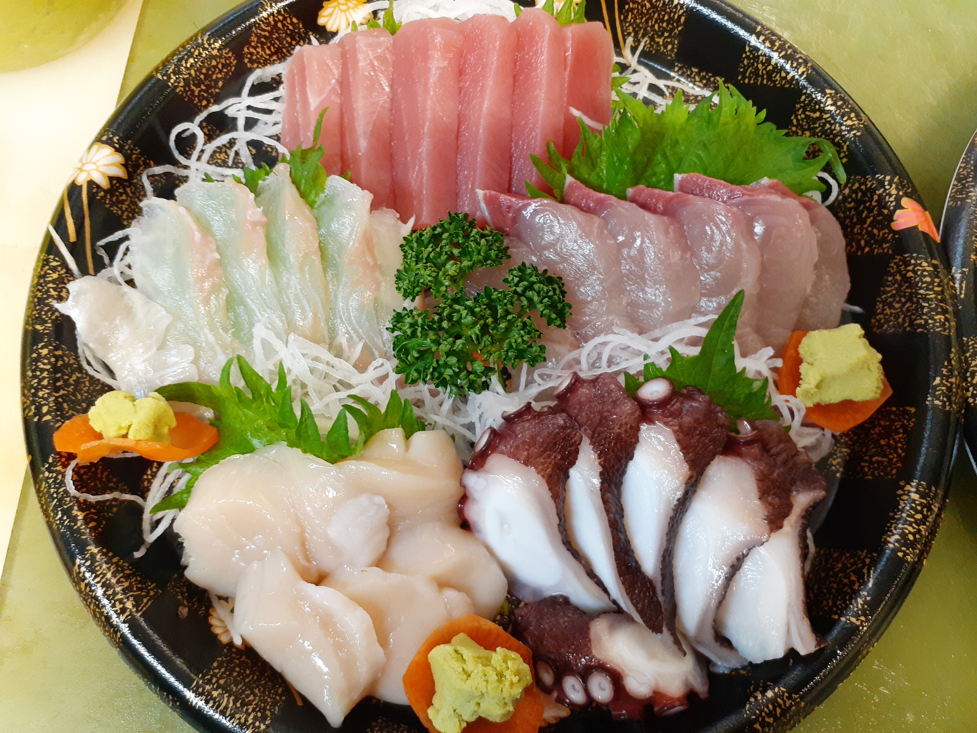 Deliciously fresh sashimi delights