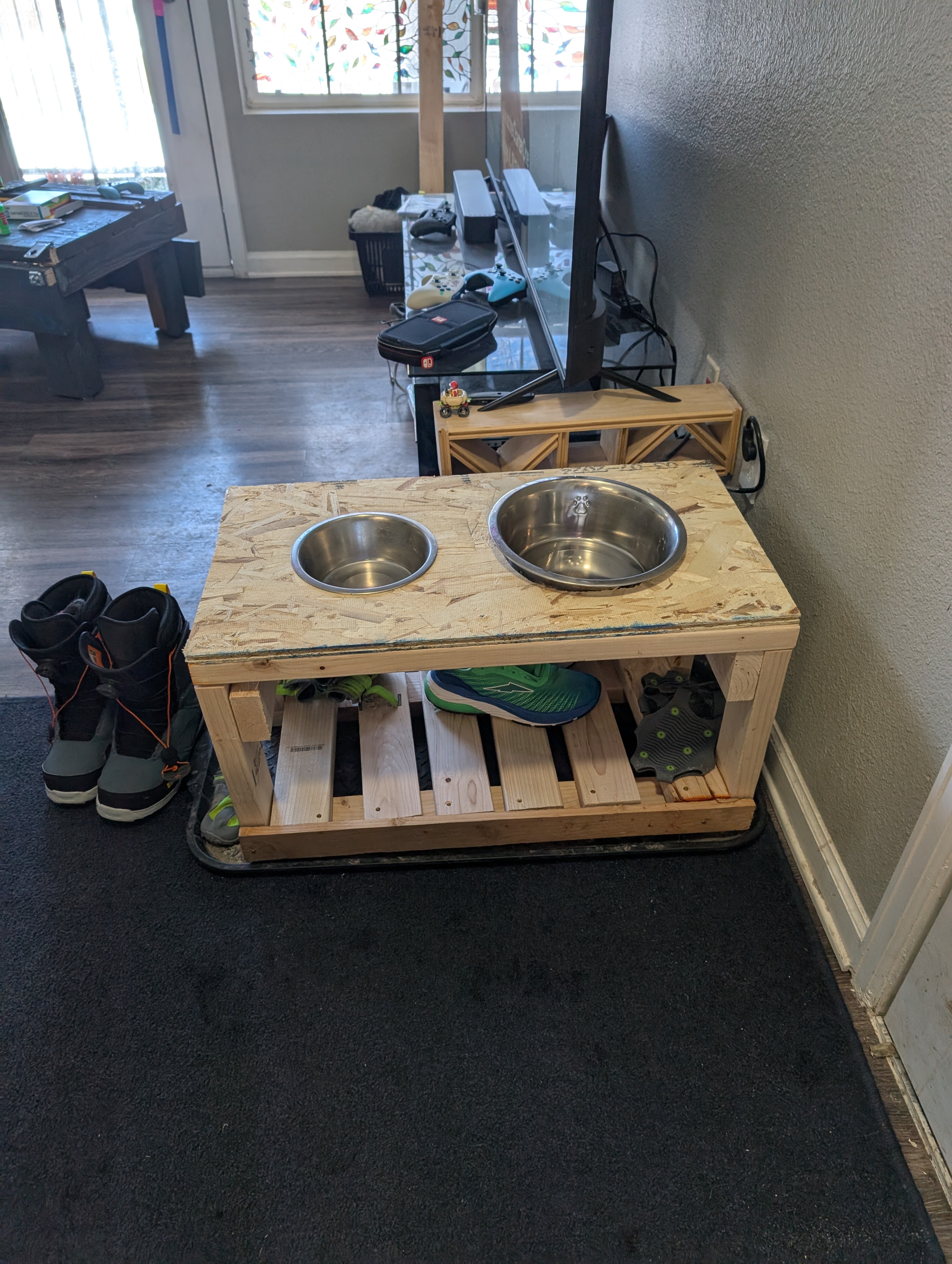 Innovative Design: A Dog Bowl Holder That Also Serves as a Shoe Rack!