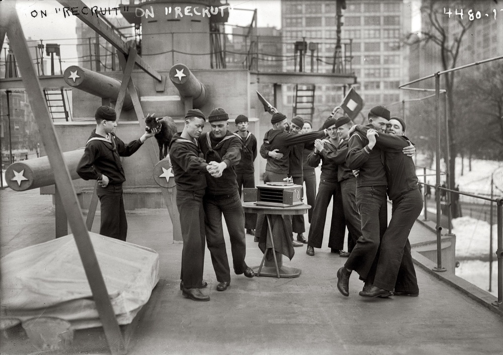 A Glimpse into New York, 1917: The U.S.S. Recruit Wooden Destroyer as a Navy Recruiting Station
