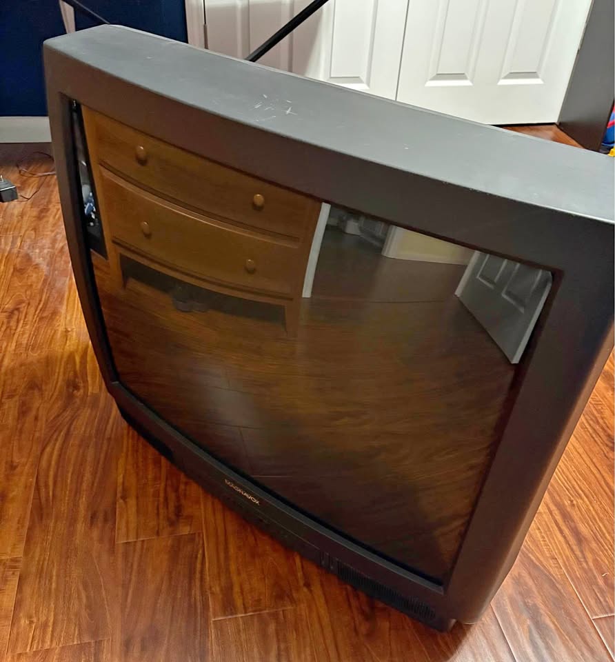 Throwback to the Magnavox 32" CRT TV from March '96