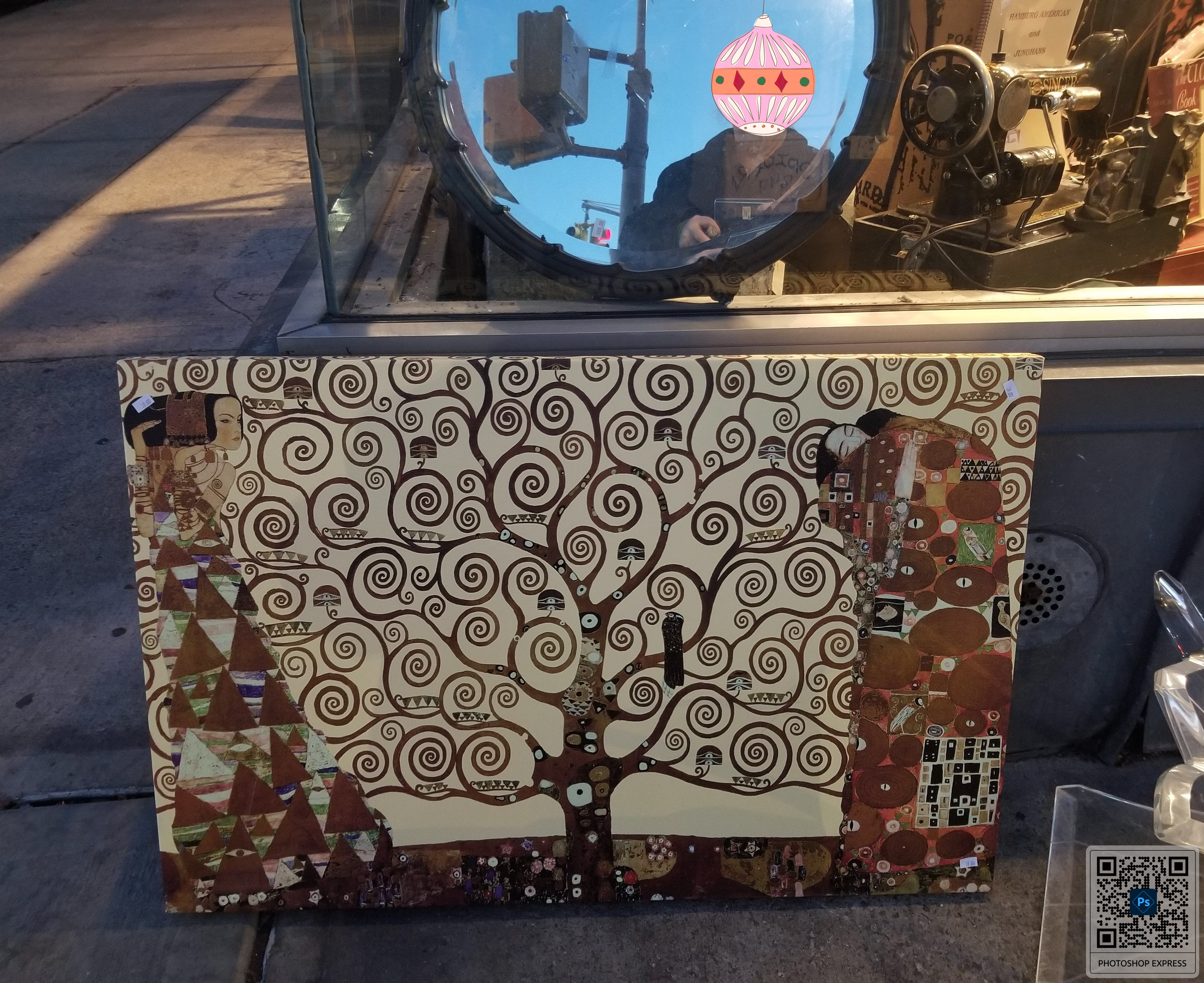 What if we shared a kiss beneath the Klimtmas tree?