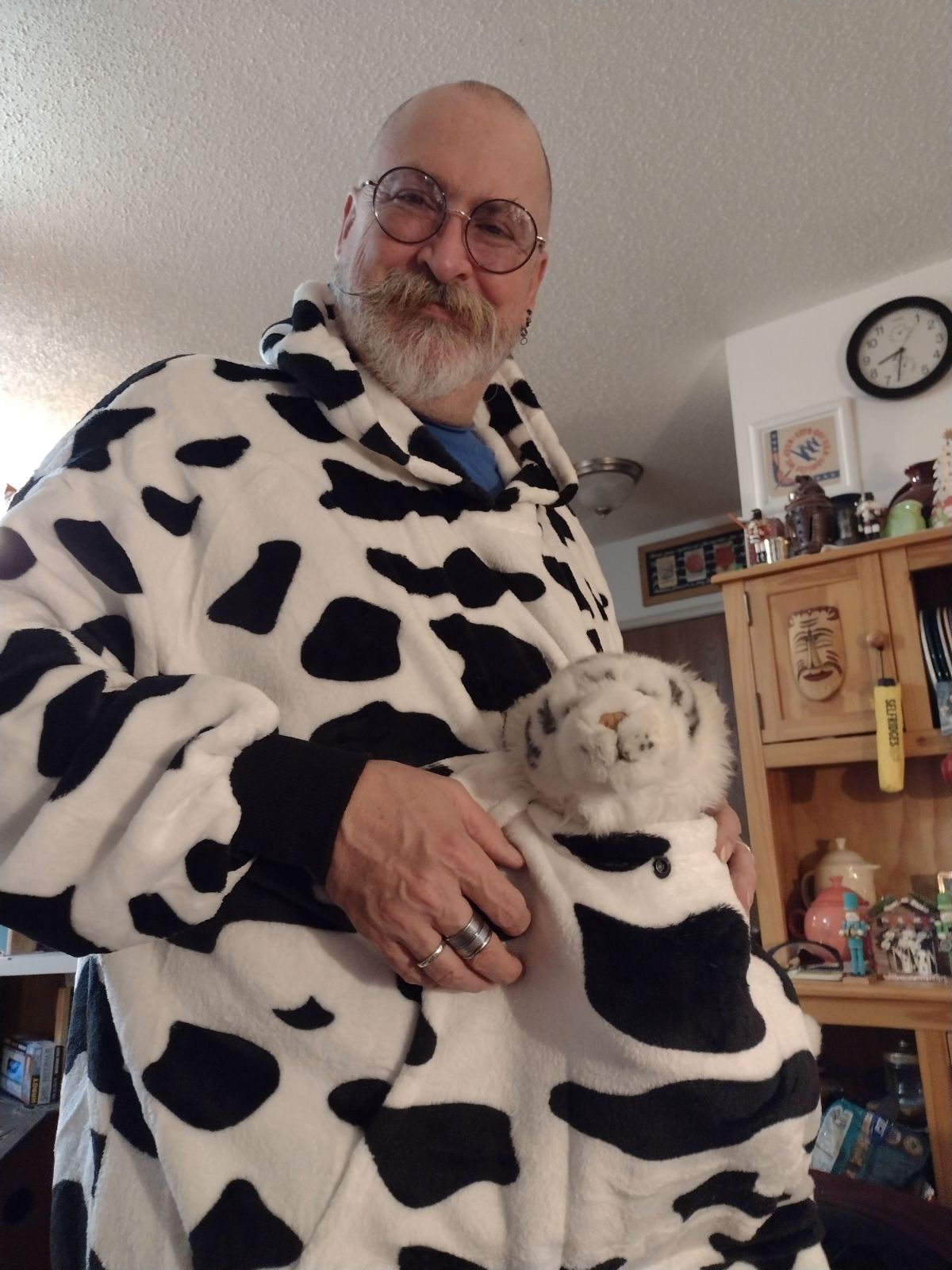 Celebrating Cake Day with a Fun Selfie!