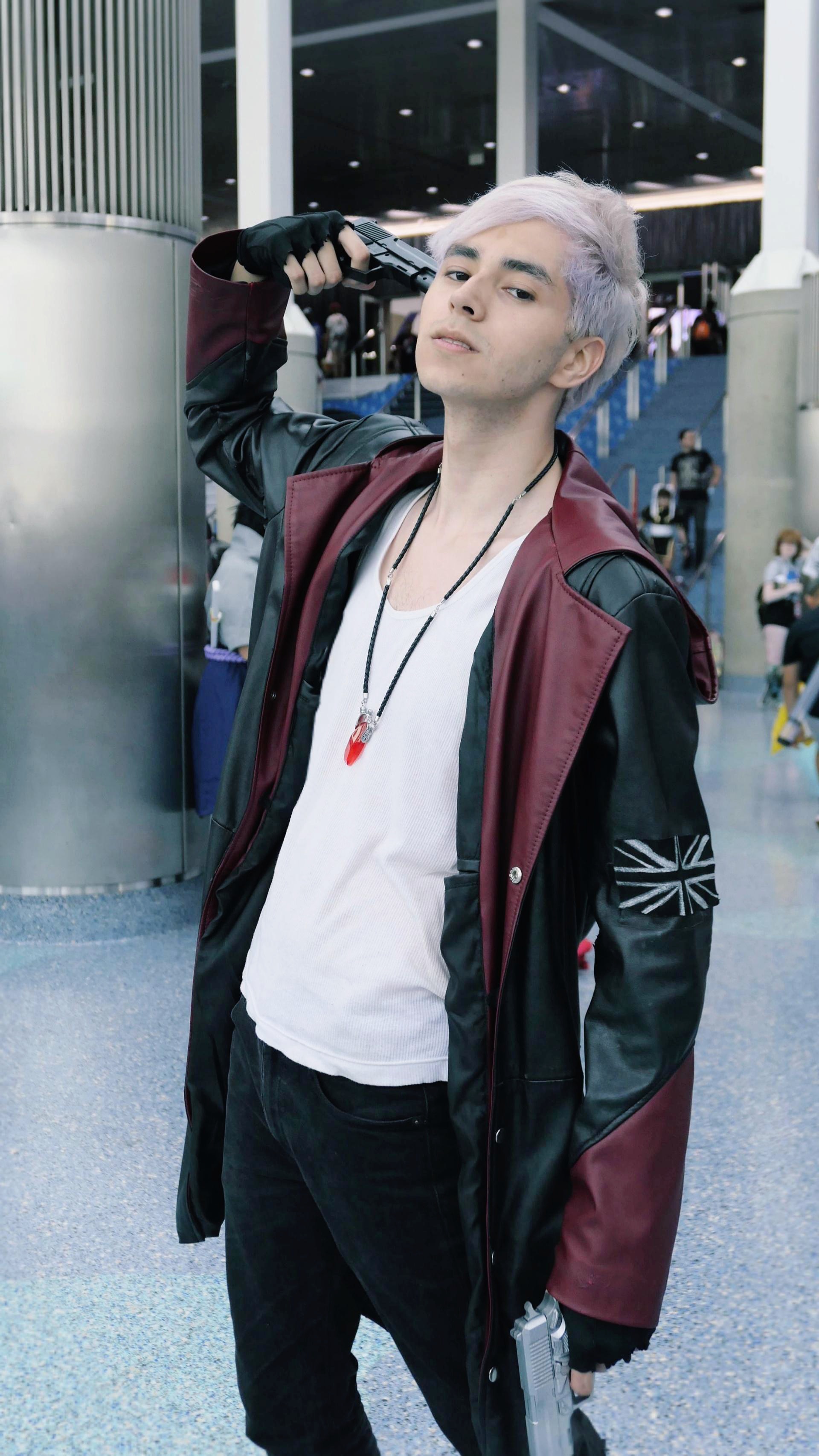 Dante cosplay from DmC: Devil May Cry (2013) by unluckycriminal