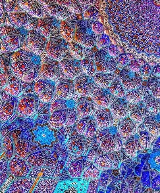 Stunning Islamic geometric patterns that mesmerize