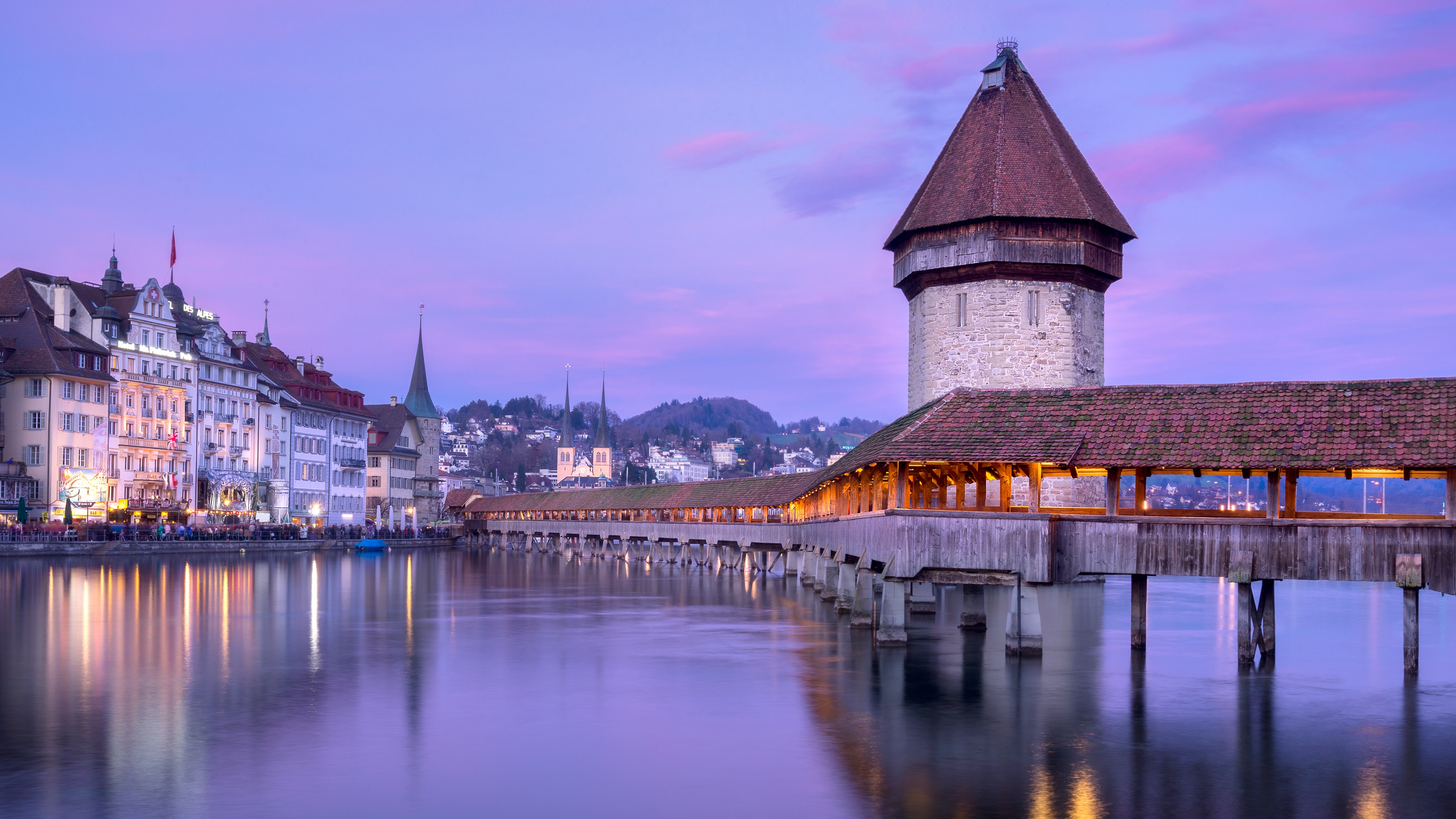 Capturing the Bridge at Blue Hour: A Stunning Visual Experience