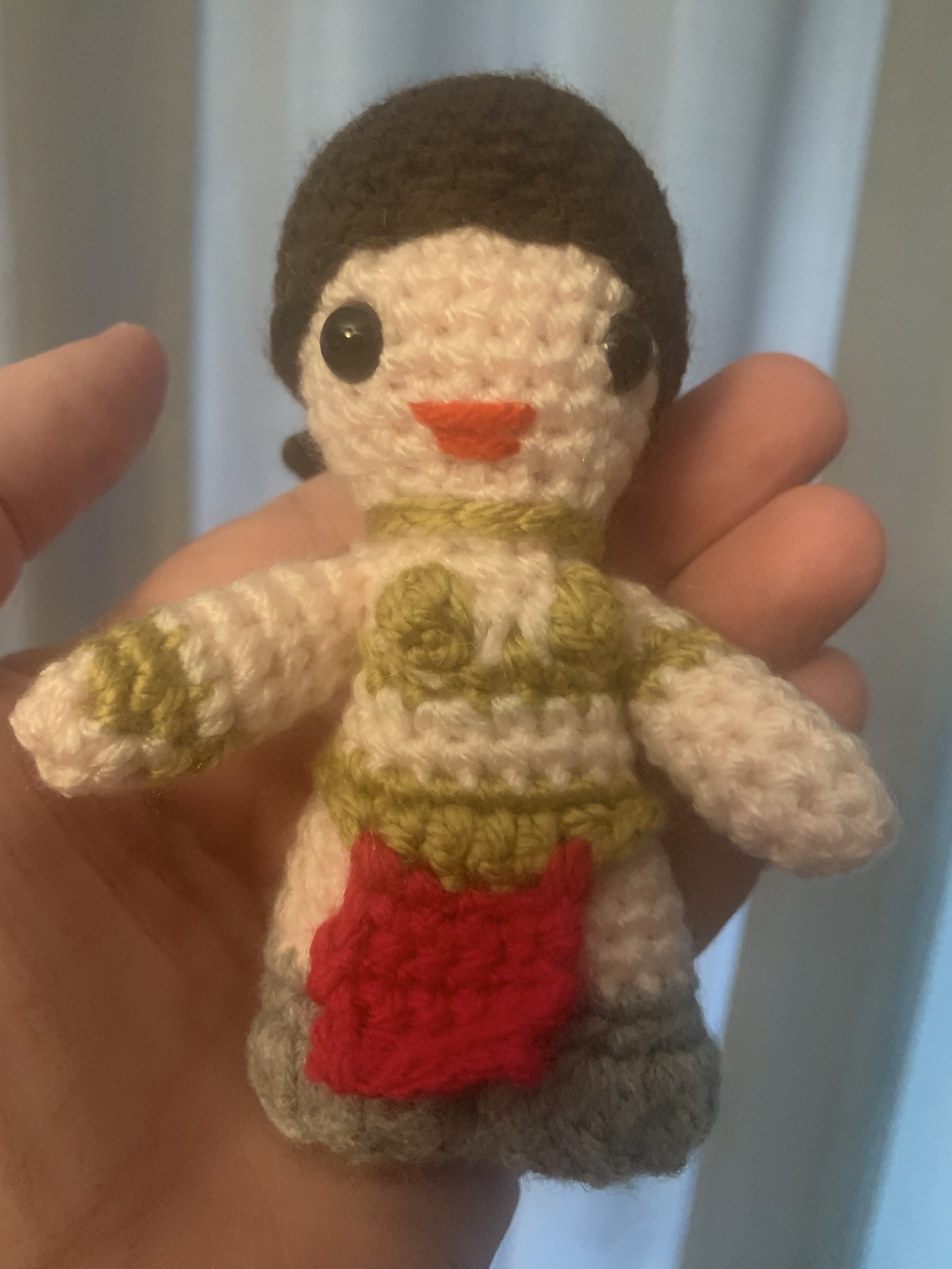 Adorable Amigurumi of Princess Leia in Her Iconic Outfit