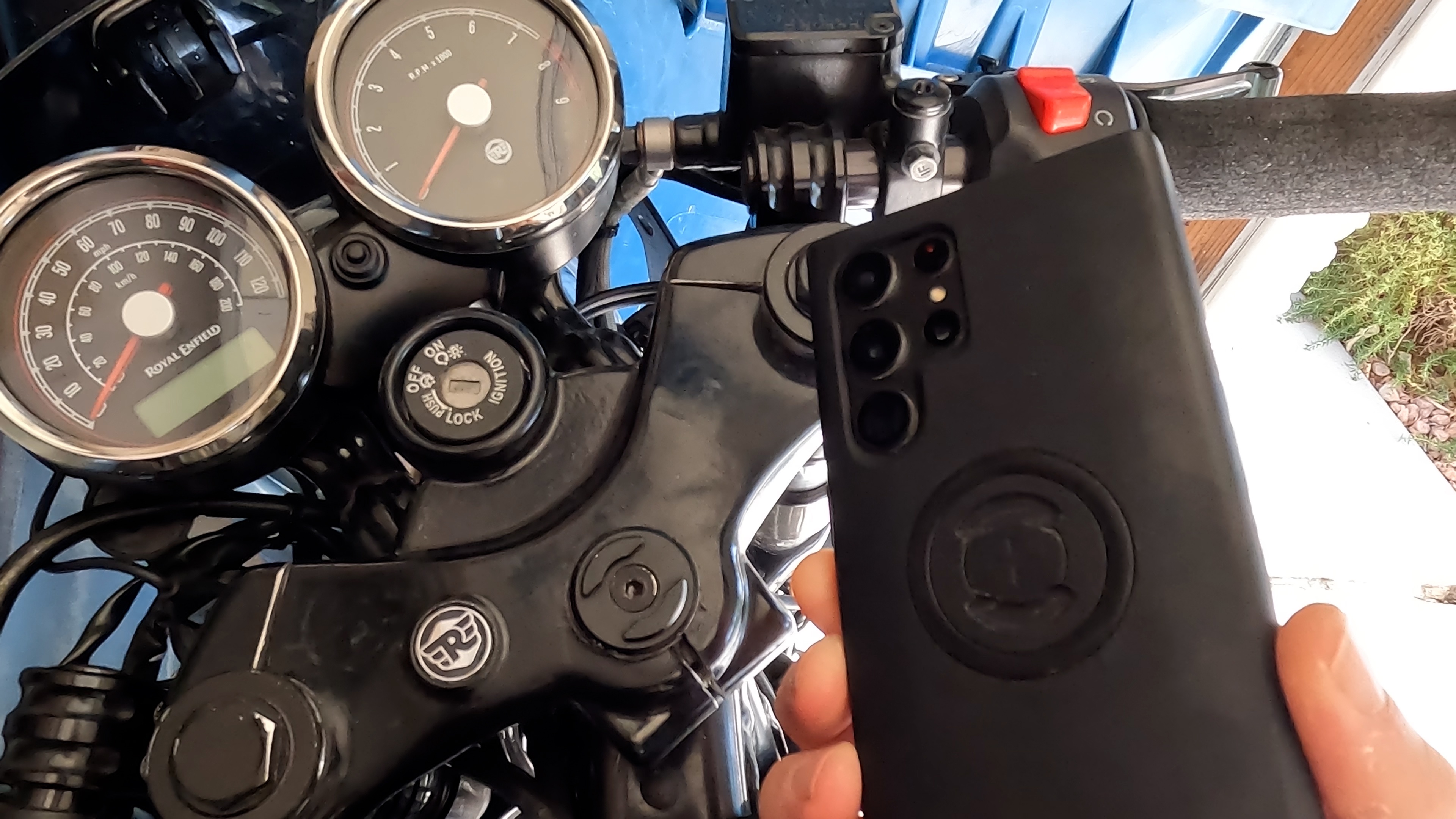 Innovative Motorcycle Stem Phone Mount for Riders