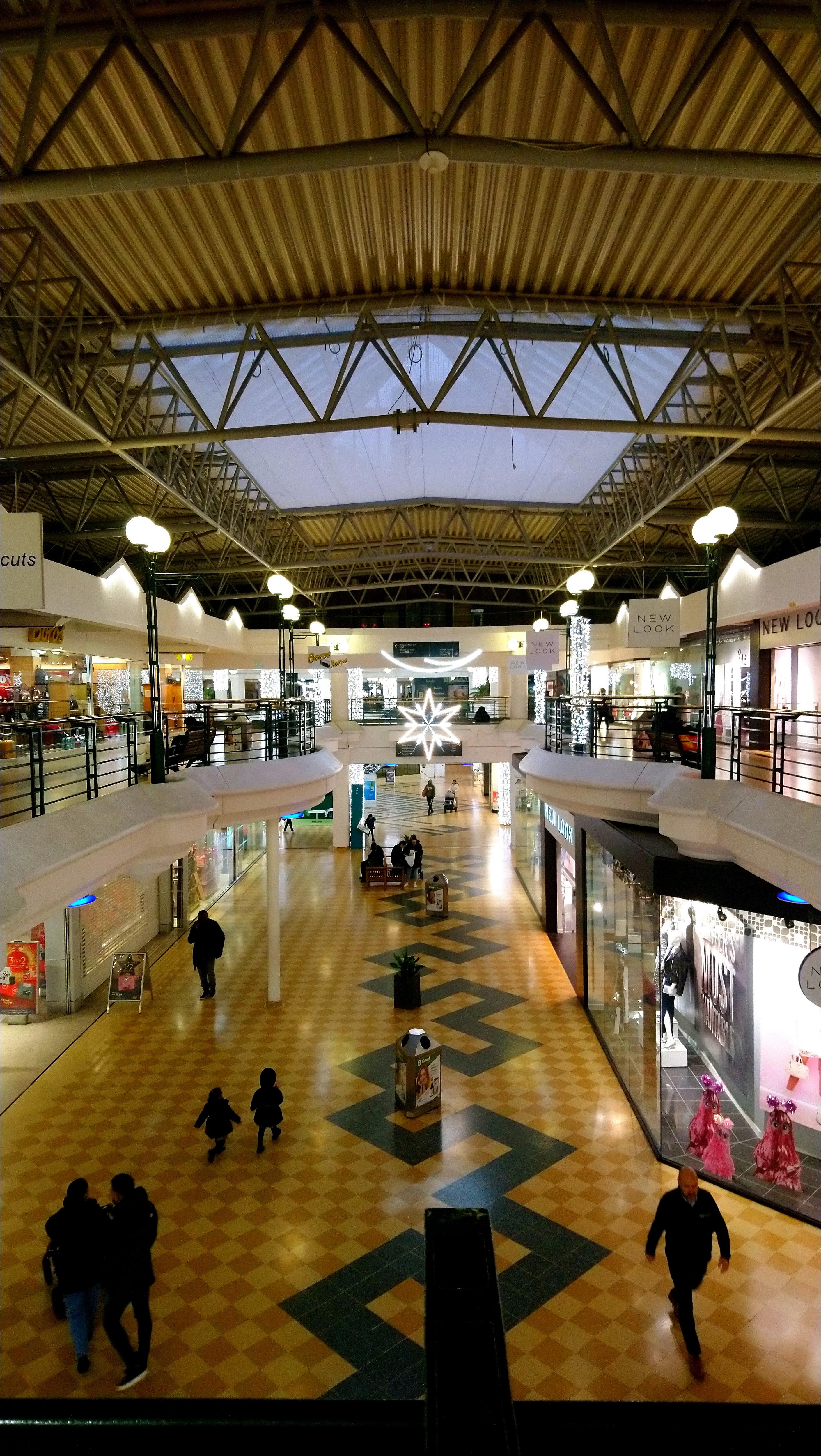 This Shopping Center is Surprisingly Quiet
