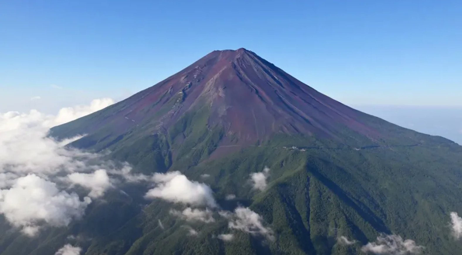 Mount Fuji just had its first snowless October in over a century!