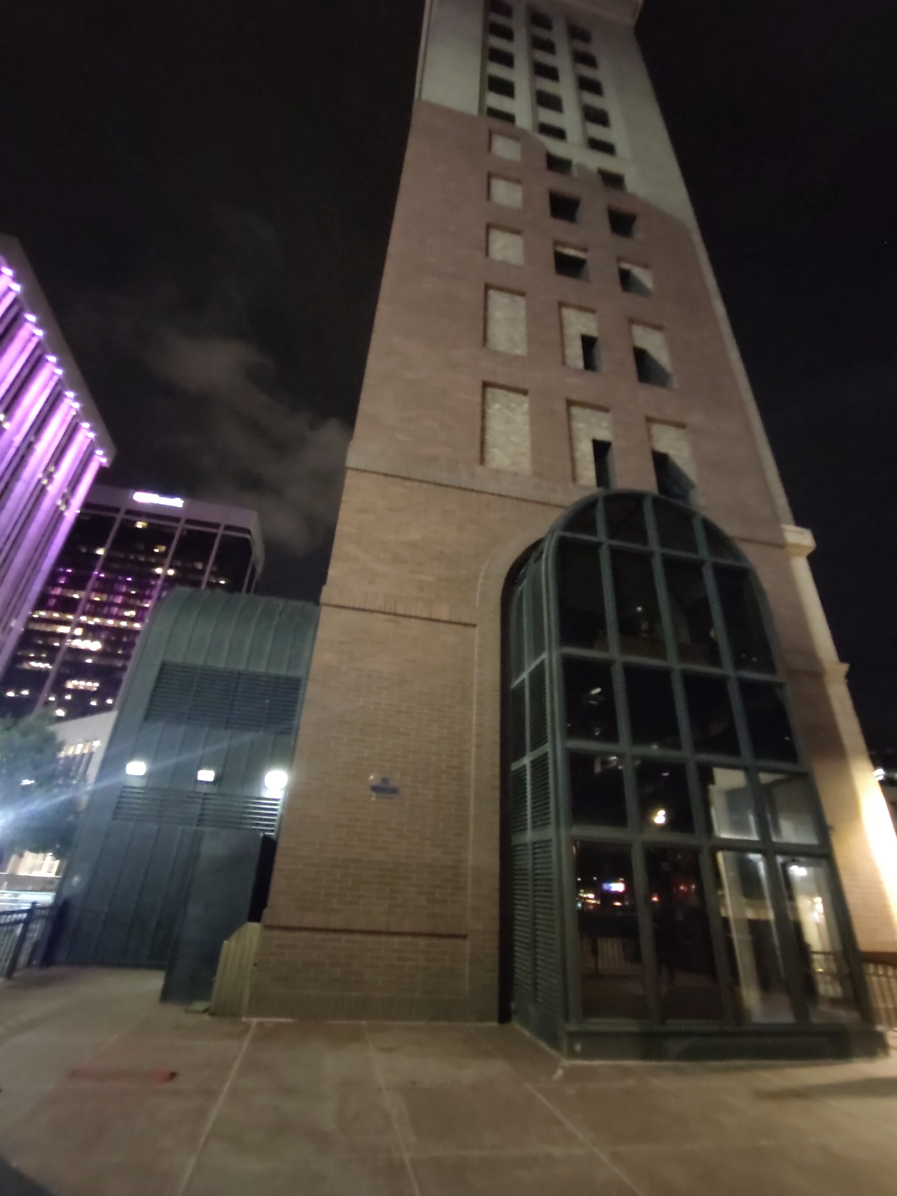 D&F Tower: A Marvel of Architecture