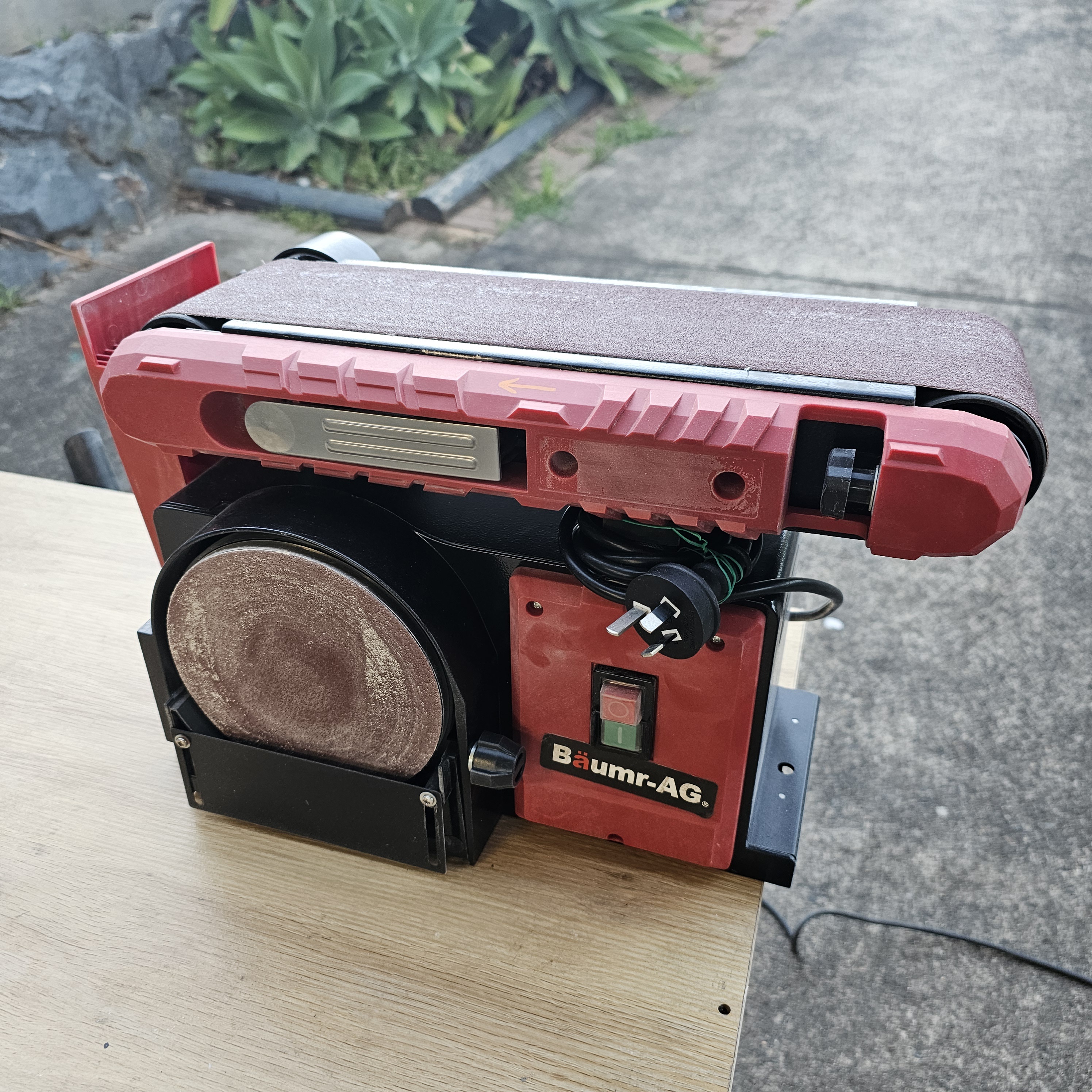 The Versatile Bench Belt Sander: A DIY Essential