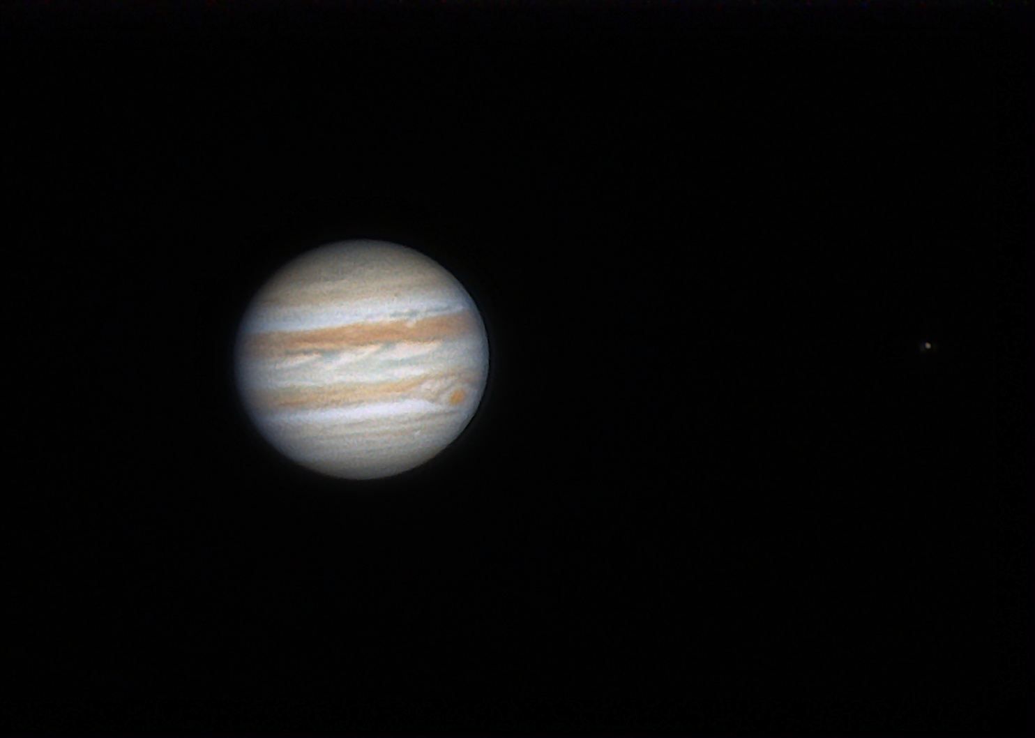 Stargazing: Jupiter and Mars from My Driveway