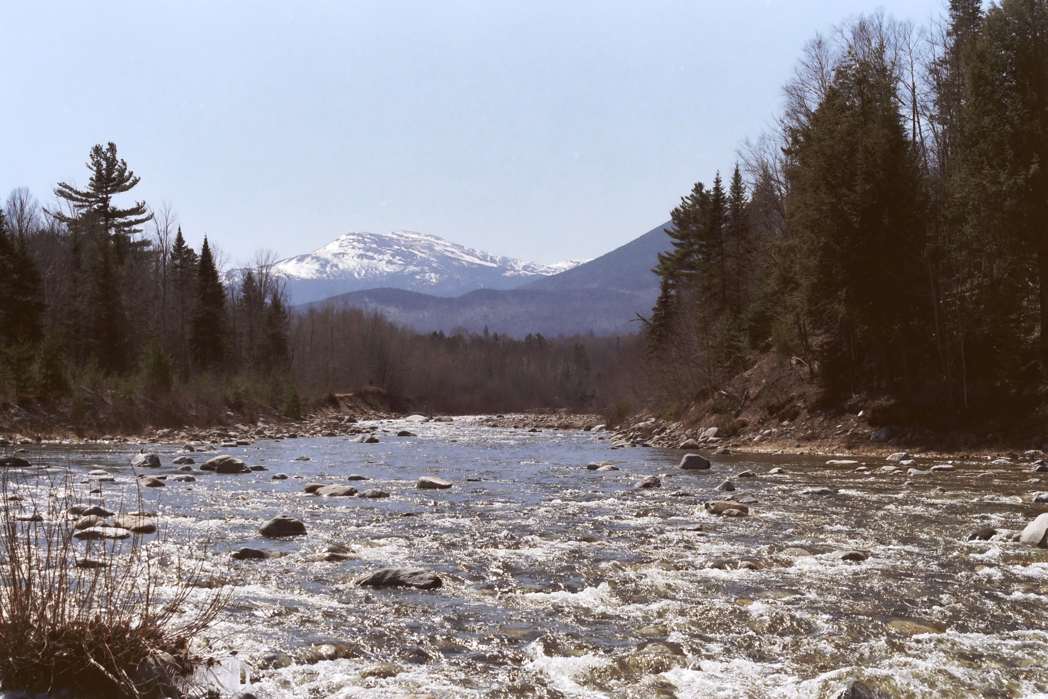 The Majestic Mount Washington Awaits