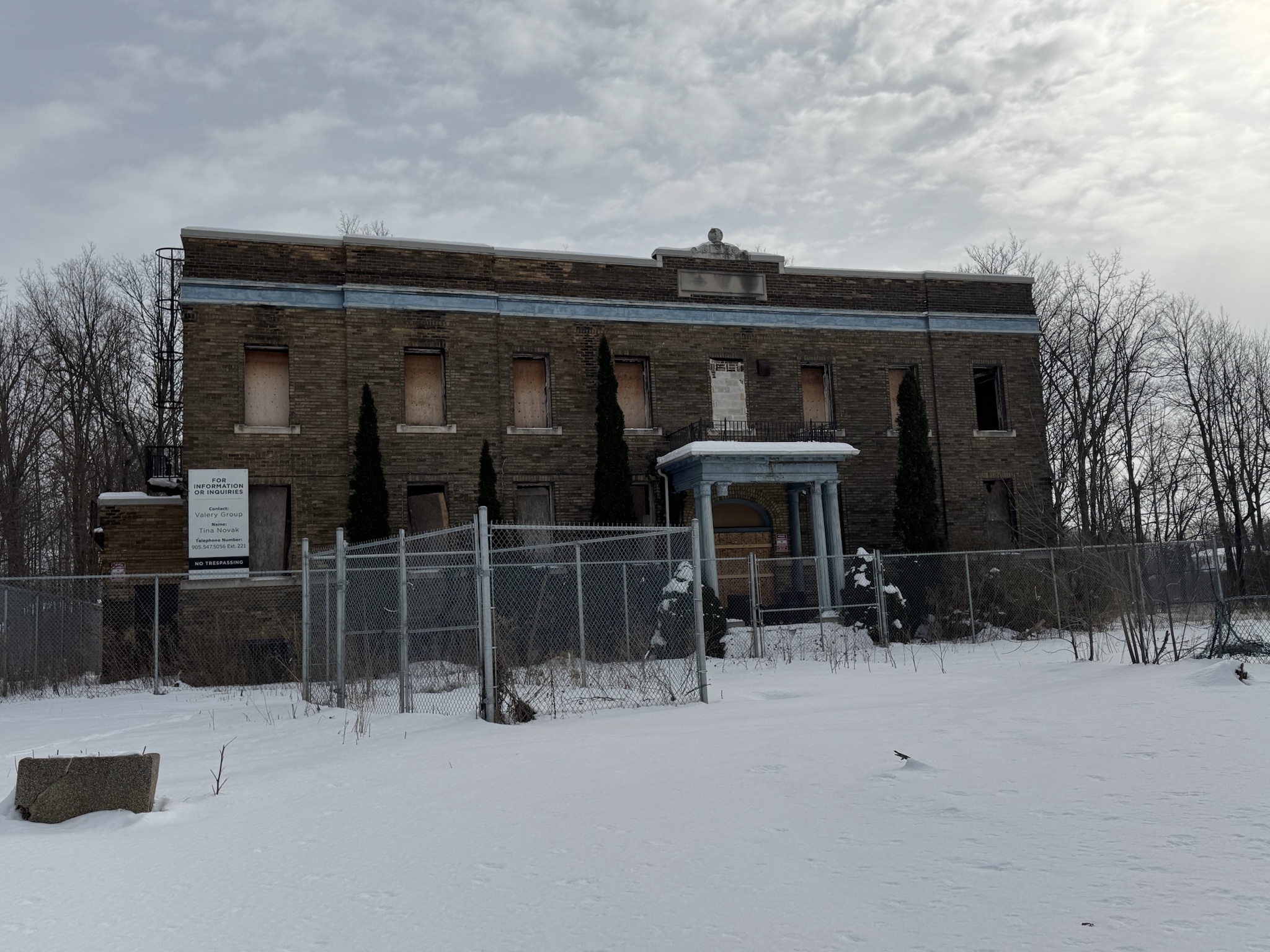 Exploring the Abandoned Nurse Residence of the Tuberculosis Hospital