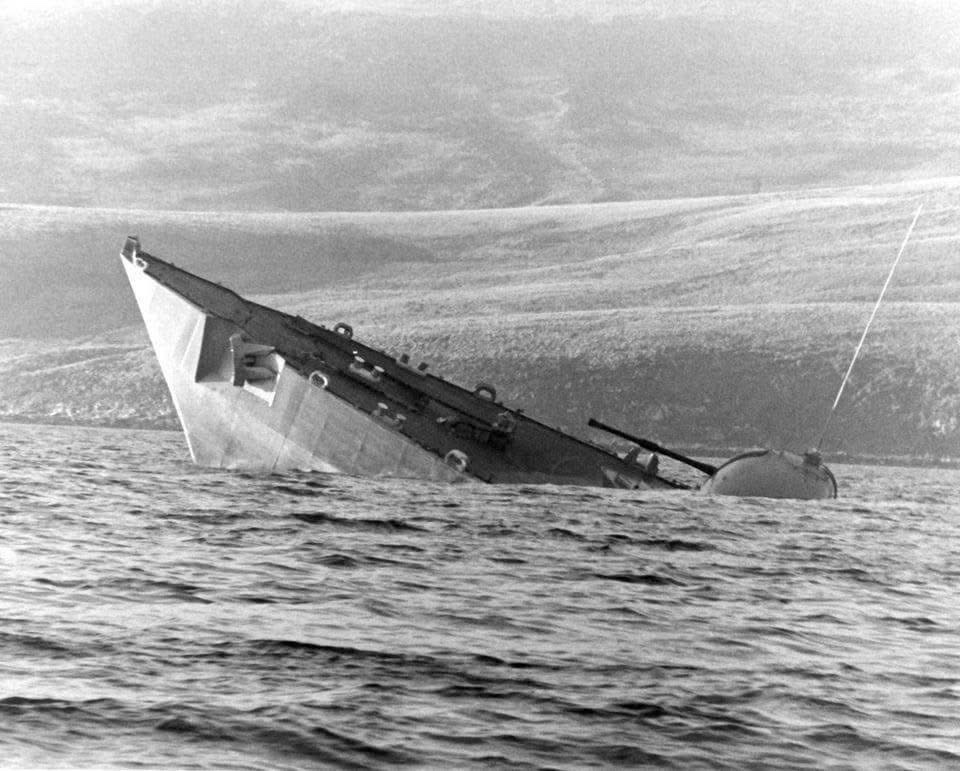 A Historic Moment: The Sinking of HMS Antelope by Argentine A-4 Skyhawks on May 24, 1982.