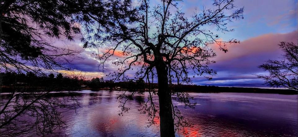 Breathtaking Sunset: A Moment of Tranquility