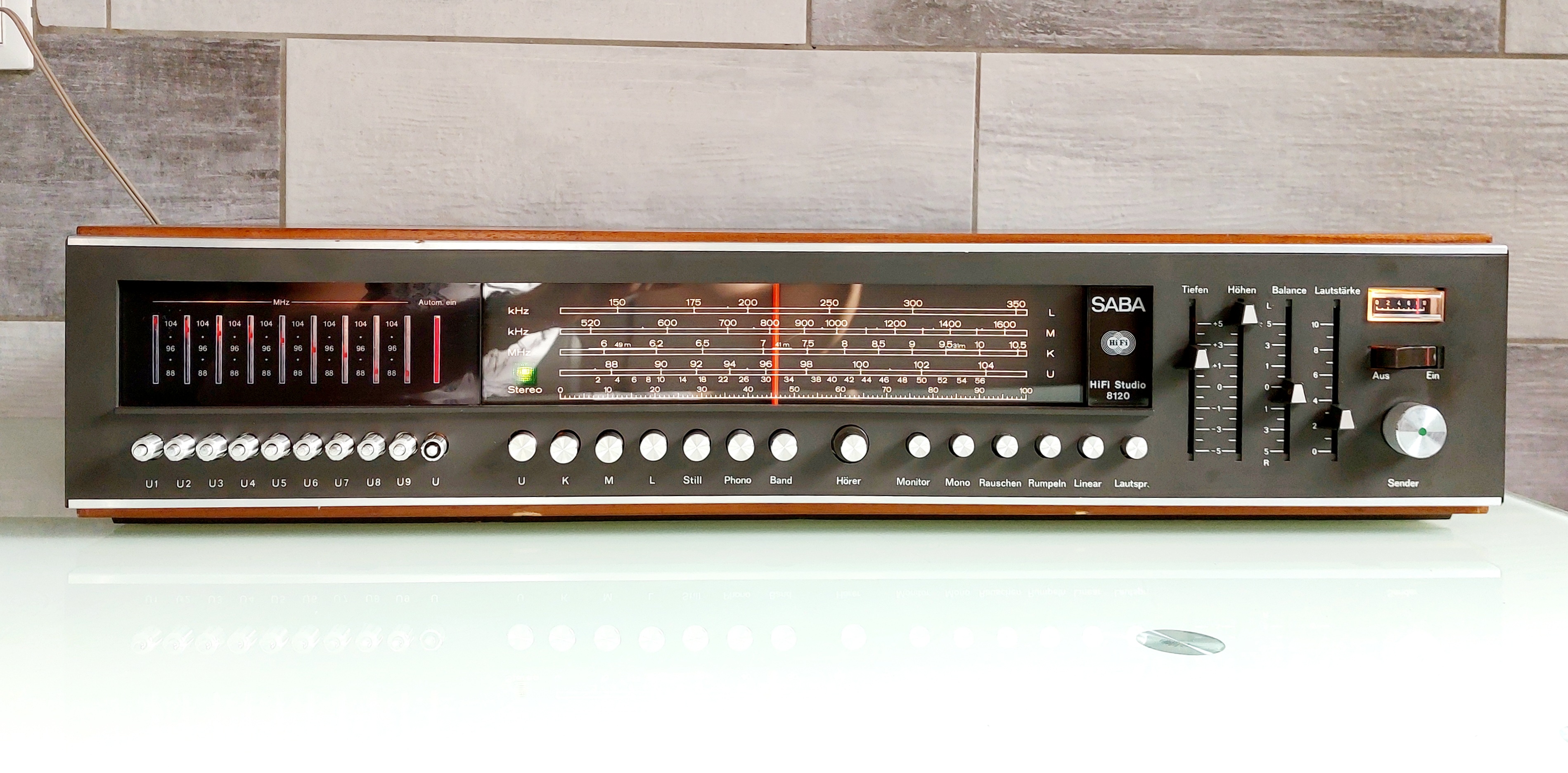 Vintage Vibes: Saba HiFi Studio 8120 G Receiver from W Germany (1970-73)
